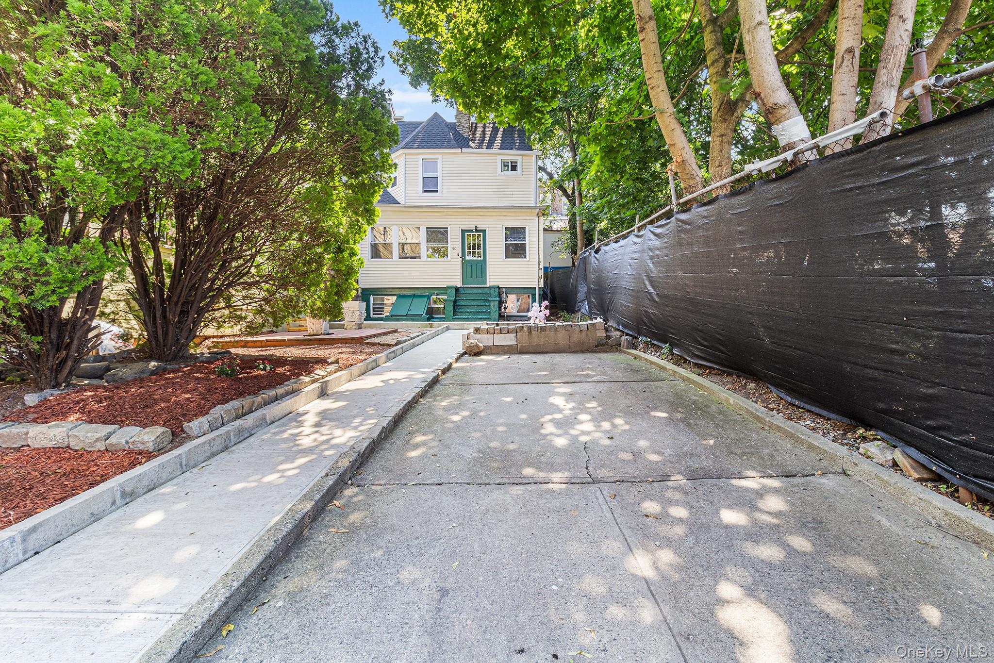 #1 photo, 264 Woodworth Avenue, Yonkers , NY 10701