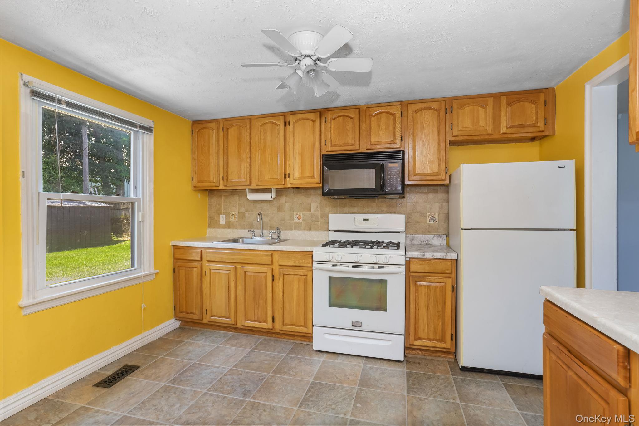 #8 photo, 27 N Wayne Avenue, 紐約州 West Haverstraw , NY 10993