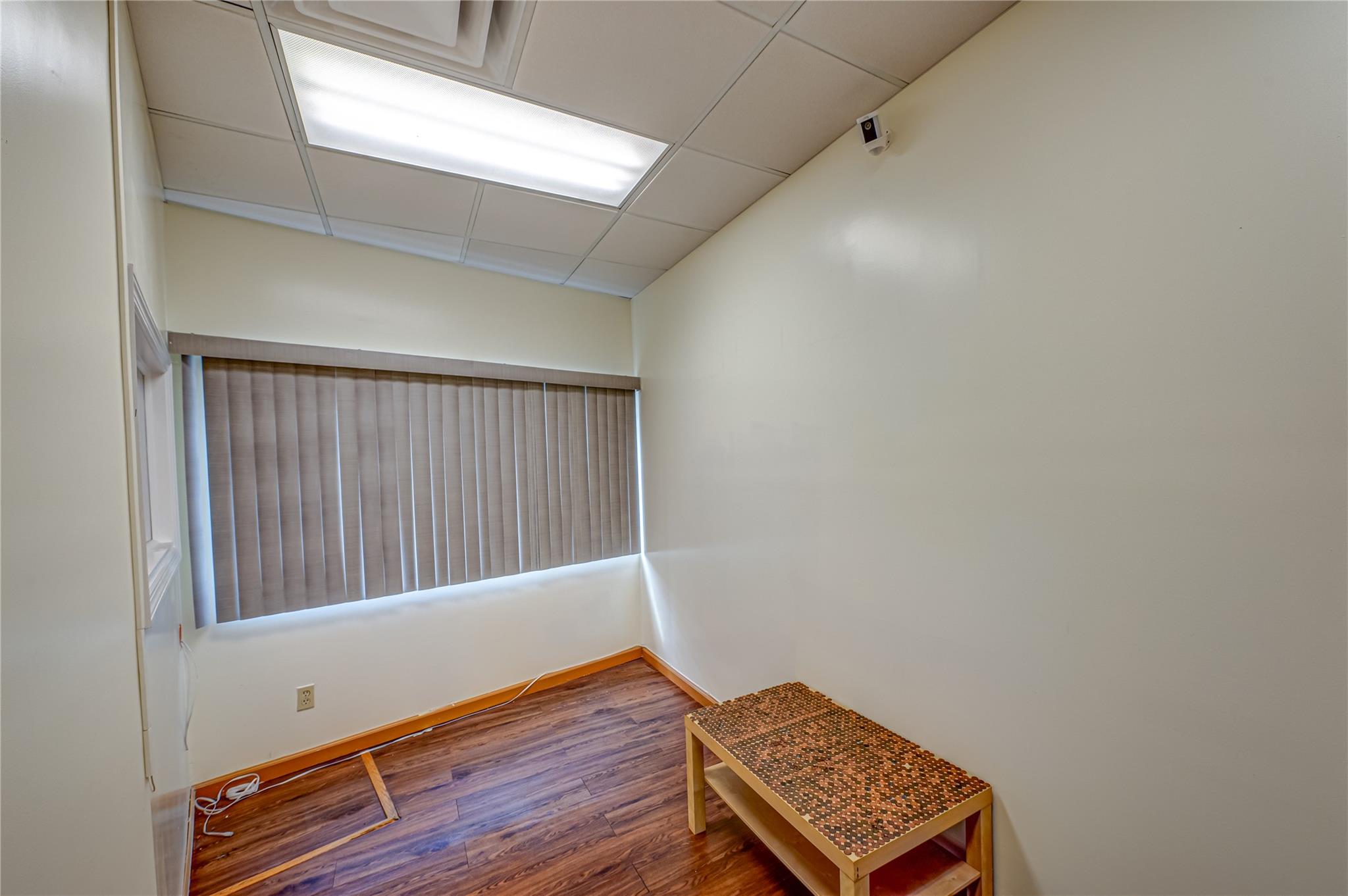 #17 photo, 837 Old Country Road, ナッソー郡 Westbury , NY 11590