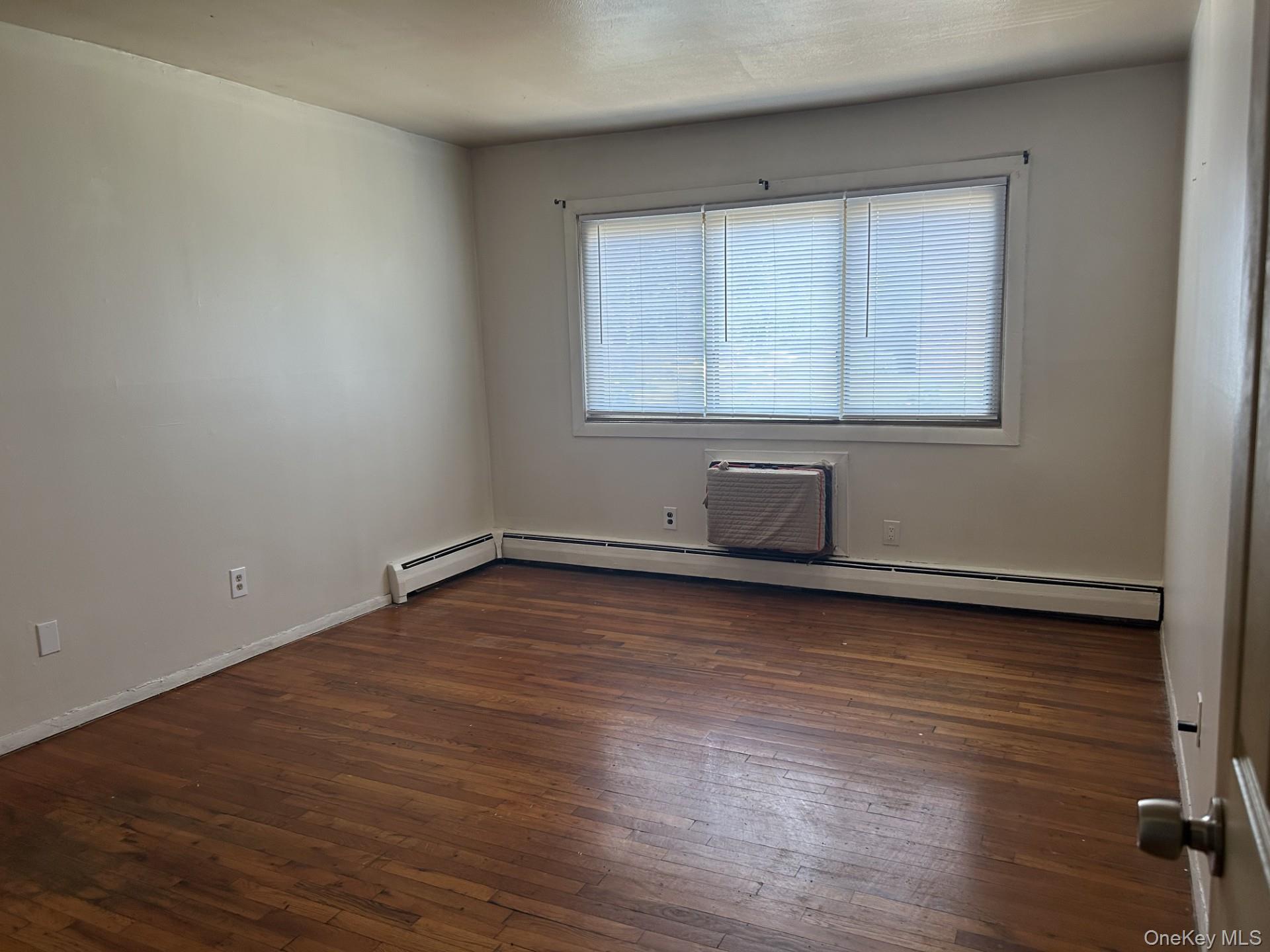 #5 photo, 2453 D Union Boulevard, サフォーク郡 Islip , NY 11751