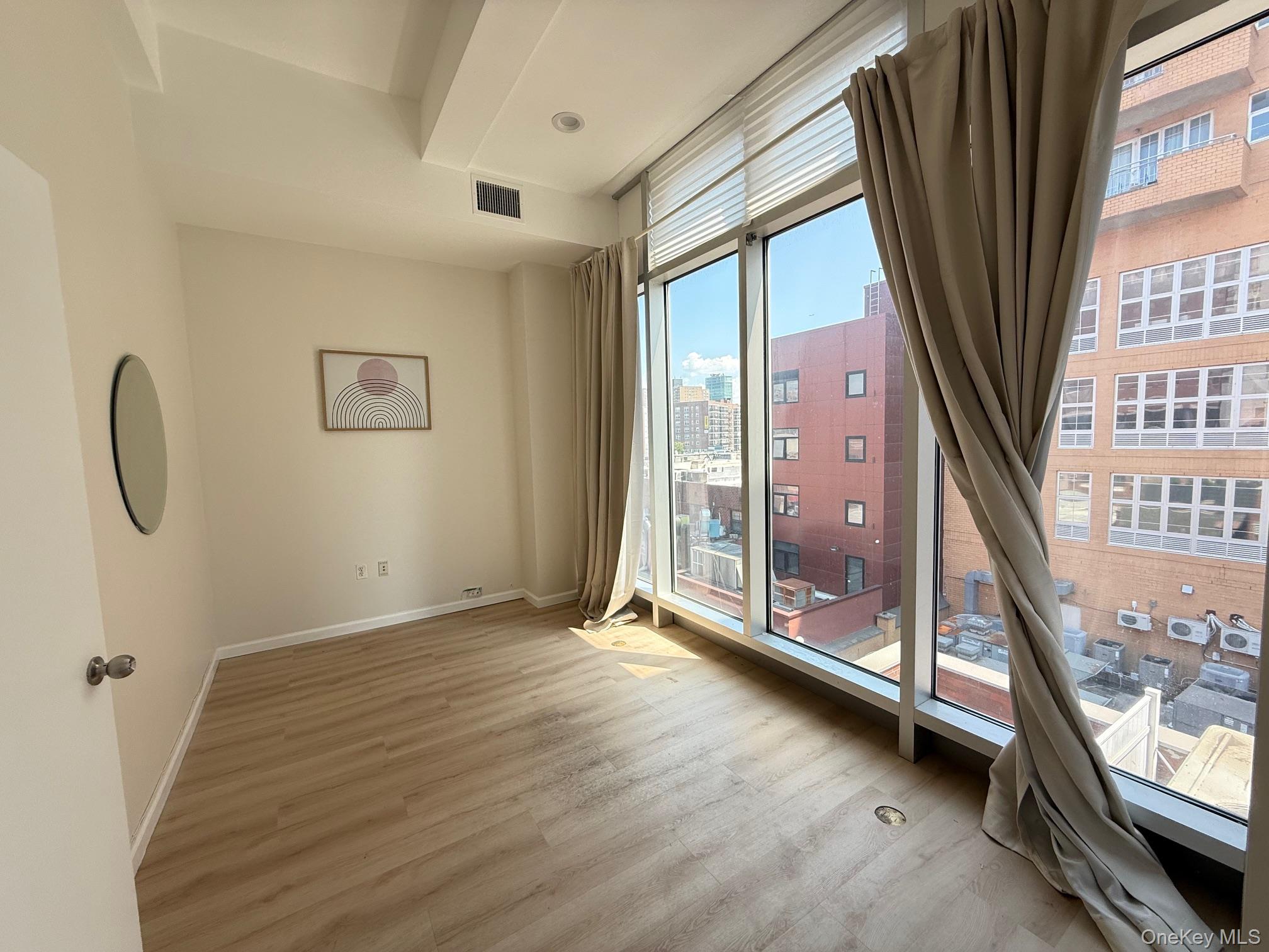 #13 photo, 13516 Roosevelt Avenue, クイーンズ区 Flushing , NY 11354