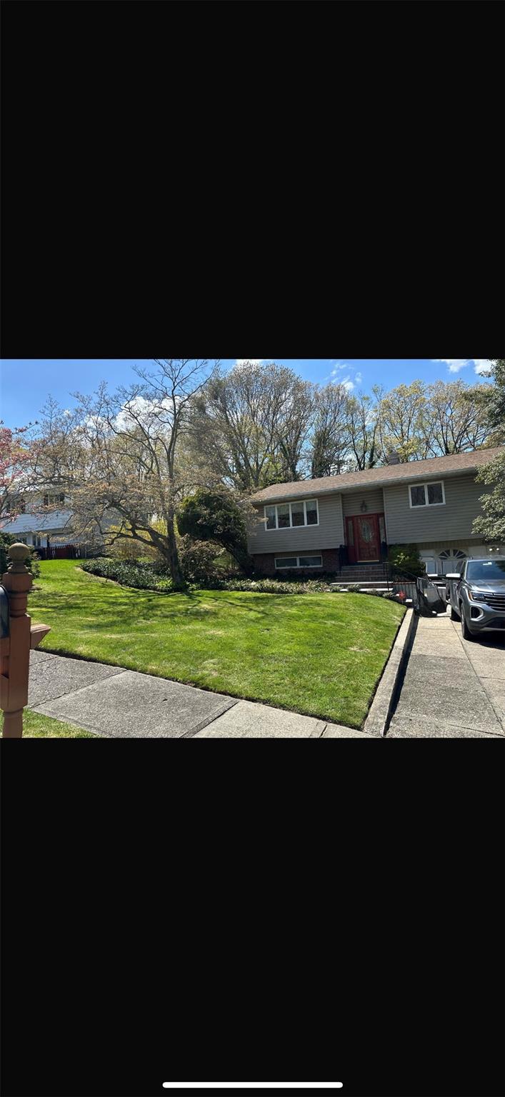 #1 photo, 18 Greenwich Road, Smithtown , NY 11787