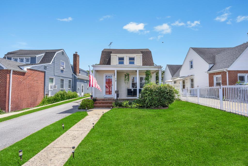 #1 photo, 10 Dorothy Court, ナッソー郡 Merrick , NY 11566