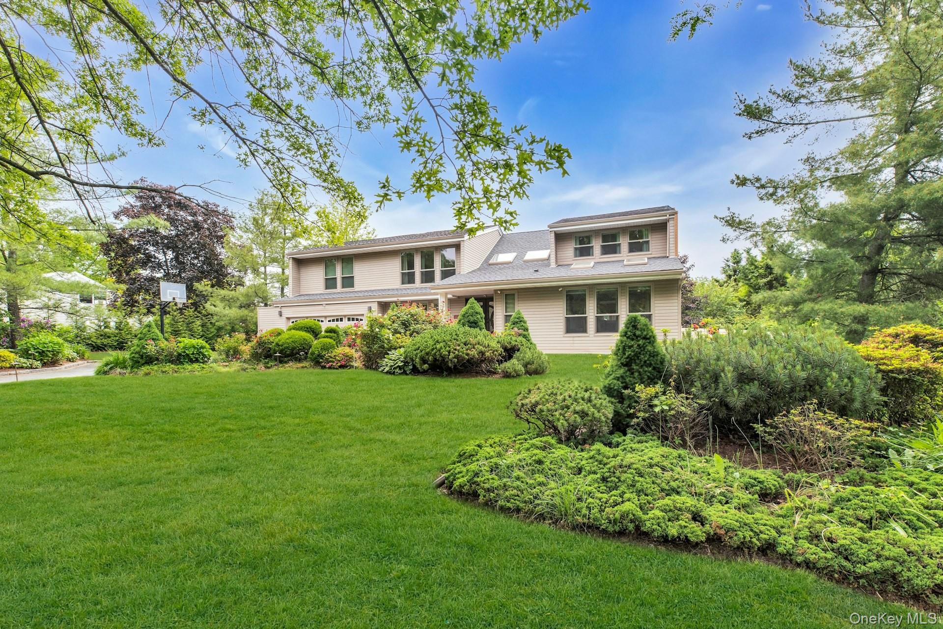 #1 photo, 9 Hill And Tree Court, Melville , NY 11747