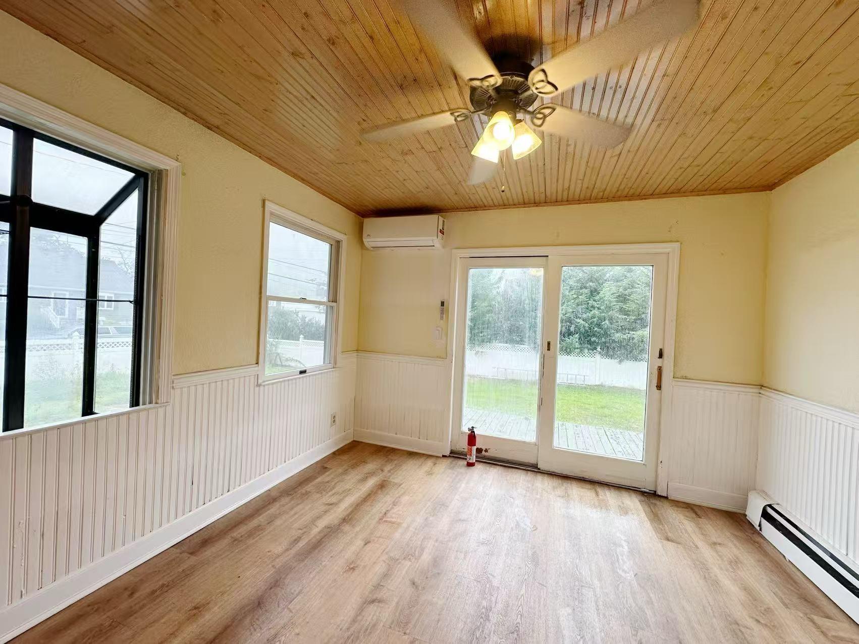 #7 photo, 203 29th Street, Lindenhurst , NY 11757