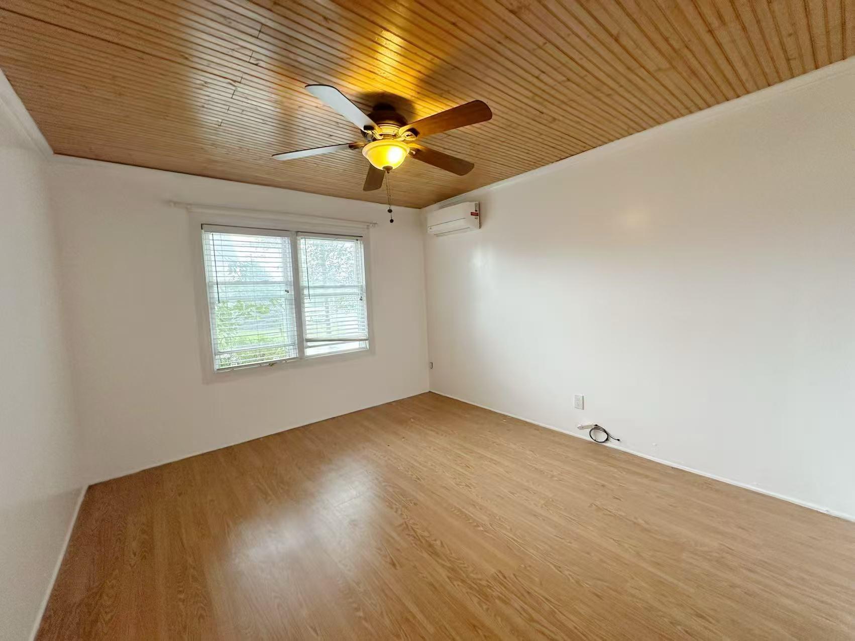 #8 photo, 203 29th Street, Lindenhurst , NY 11757