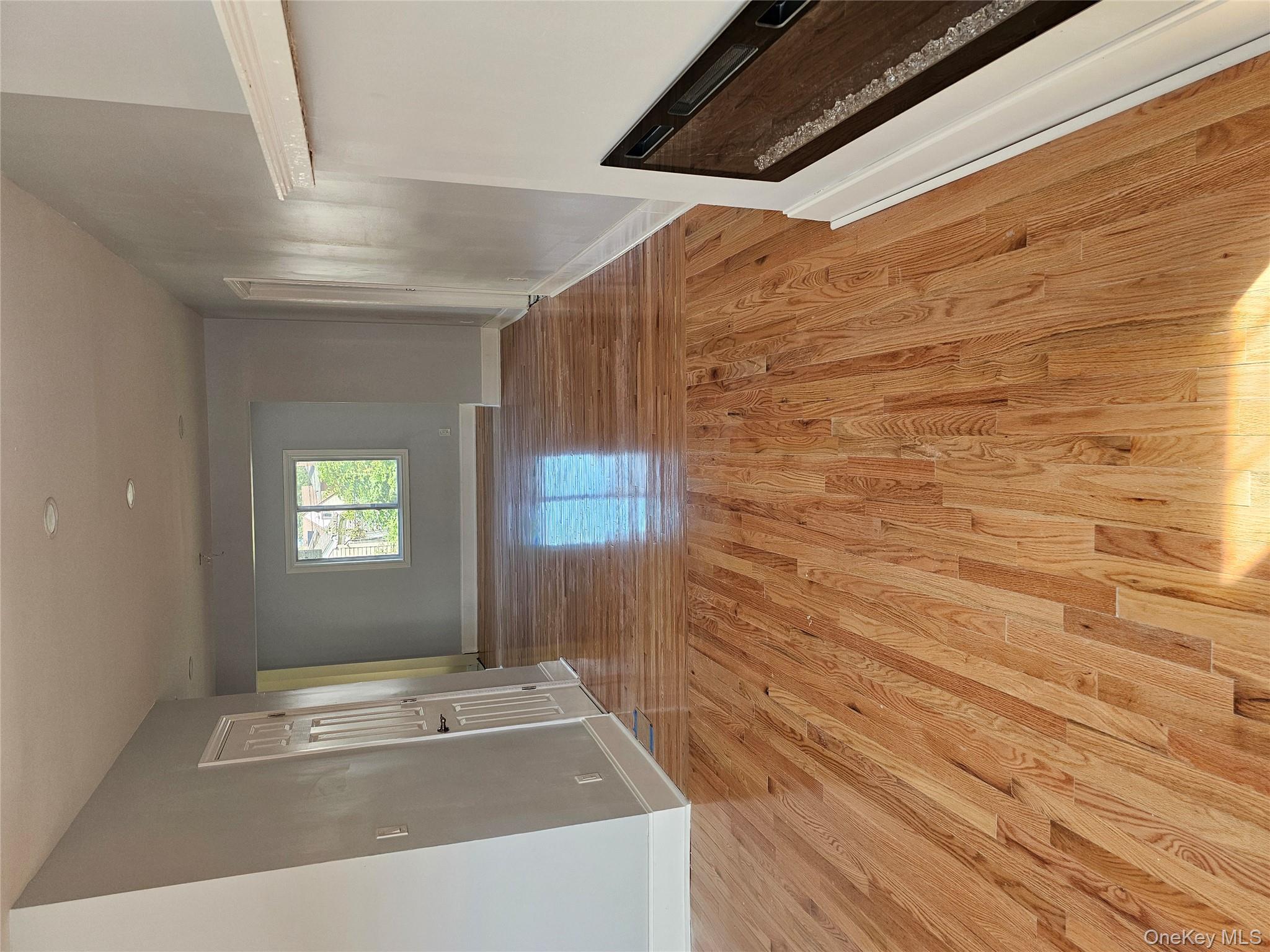 #3 photo, 28 Cornwall Lane, Hempstead , NY 11550