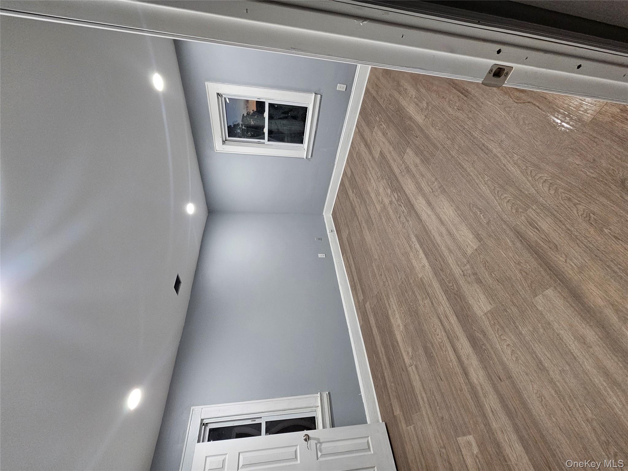 #7 photo, 28 Cornwall Lane, Hempstead , NY 11550