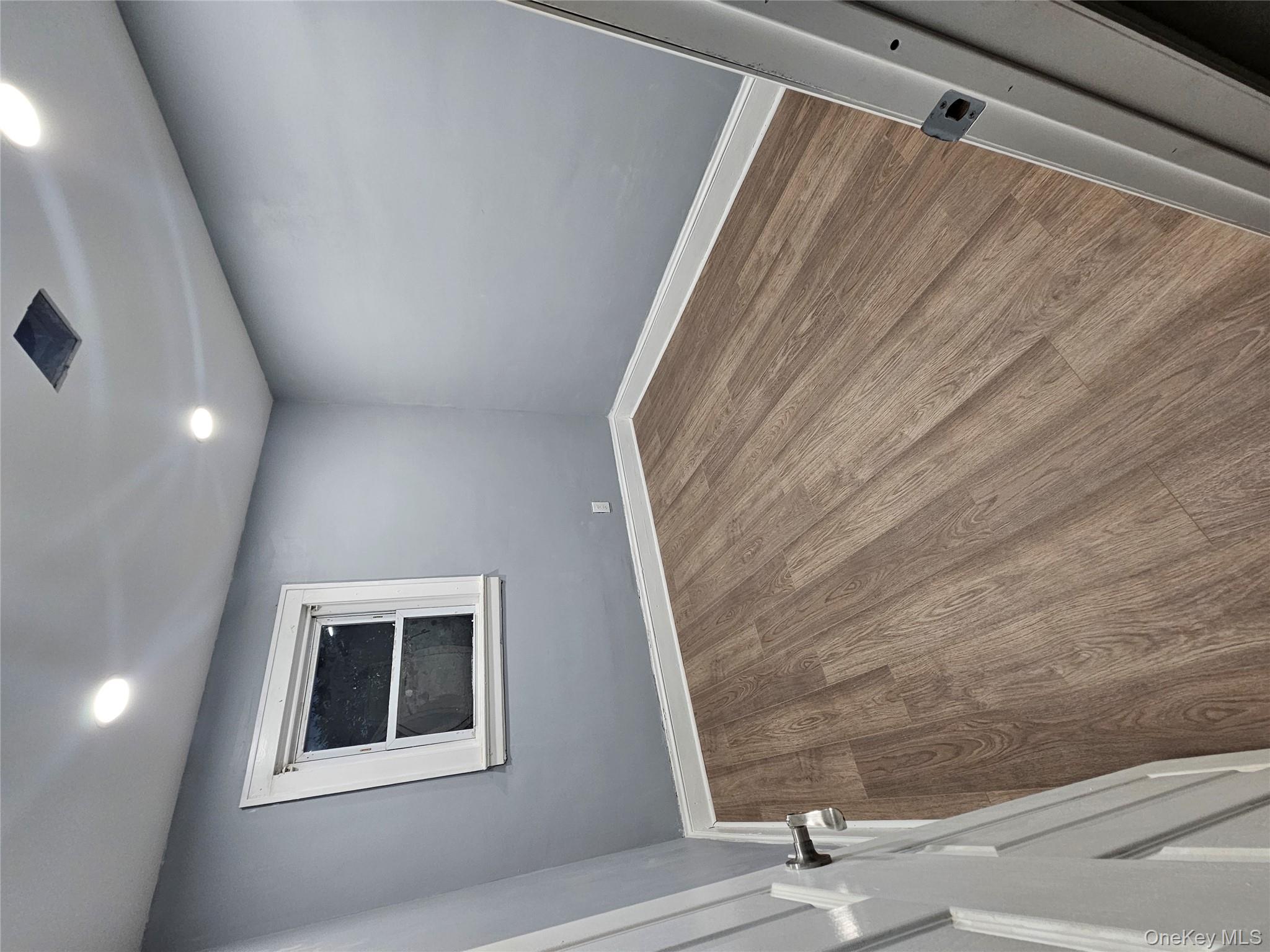 #8 photo, 28 Cornwall Lane, Hempstead , NY 11550