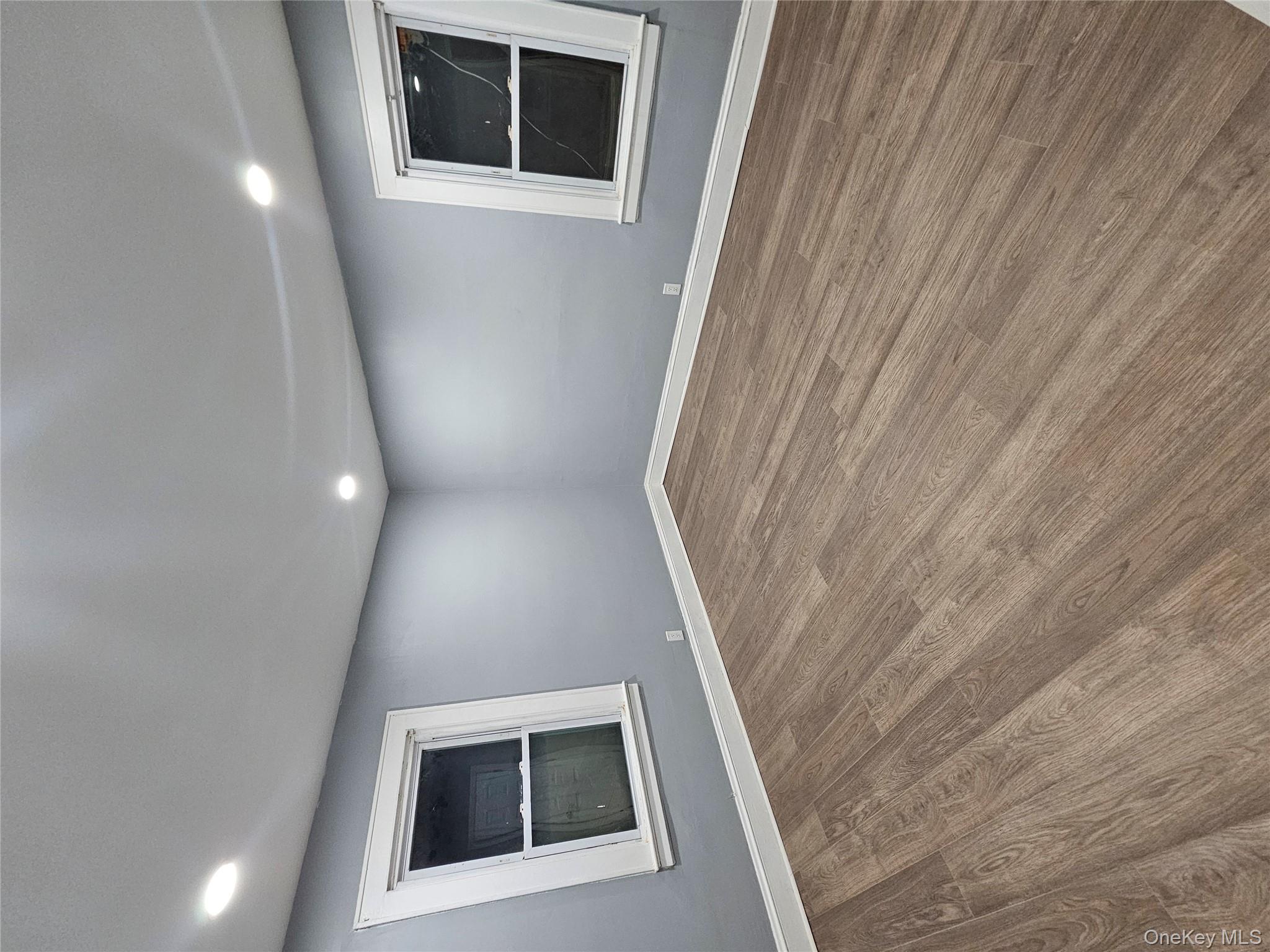 #9 photo, 28 Cornwall Lane, Hempstead , NY 11550