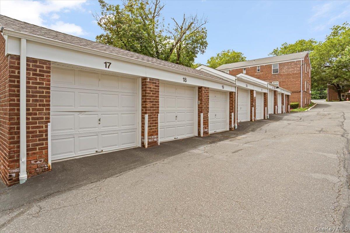 #17 photo, 77 Edwards Street, ナッソー郡 Roslyn Heights , NY 11577