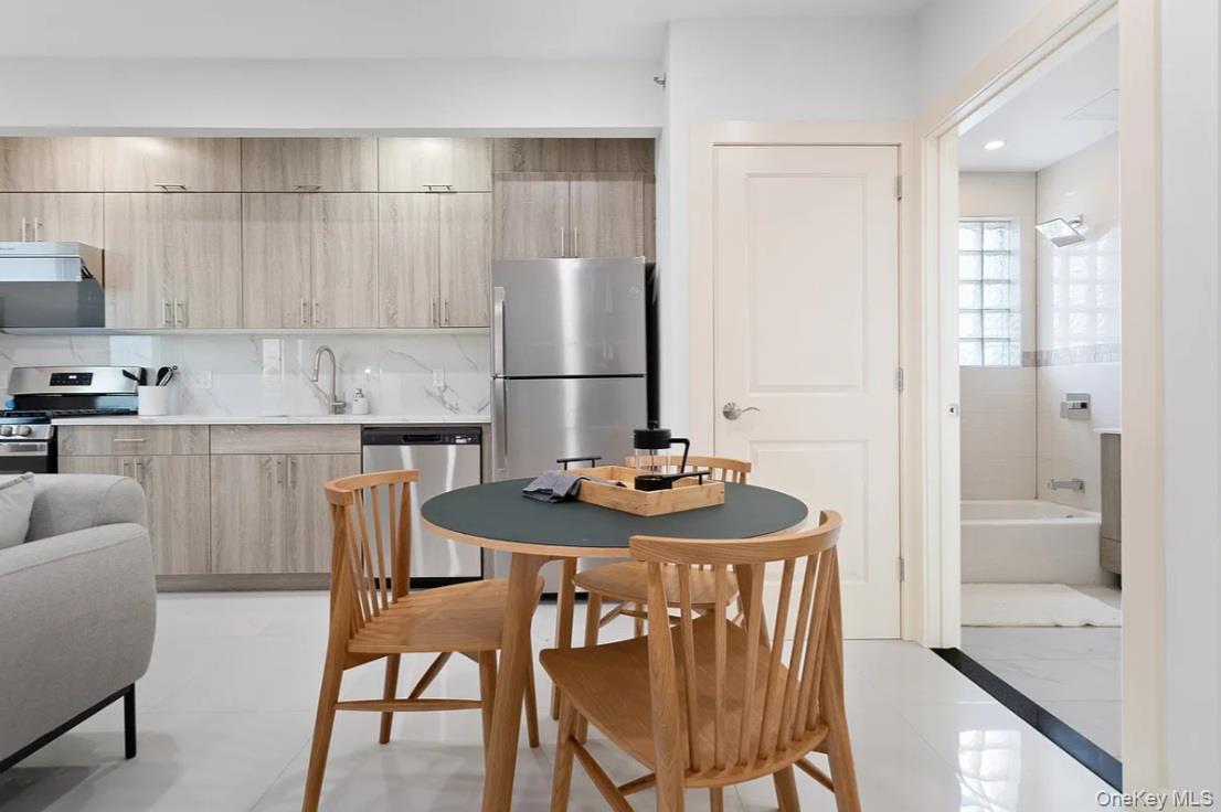 #8 photo, 124-28 Queens Blvd., Kew Gardens , NY 11415