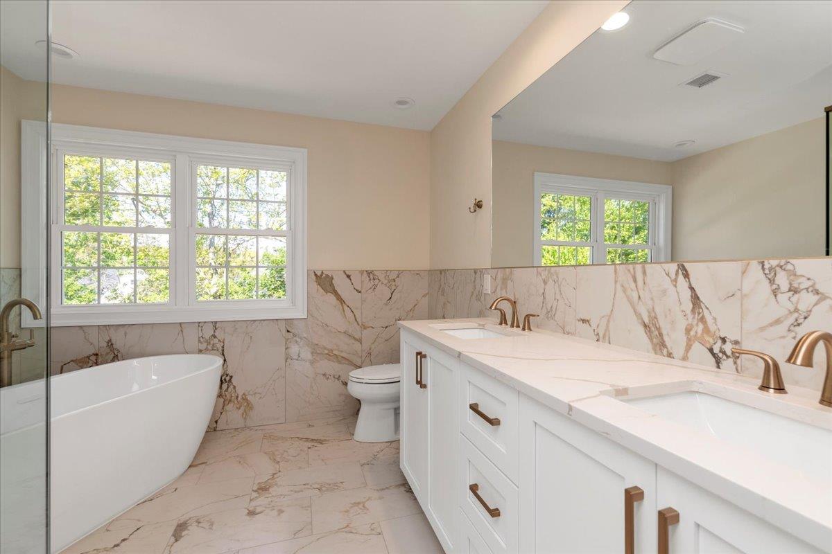 #6 photo, 56 Seitz Drive, Bethpage , NY 11714