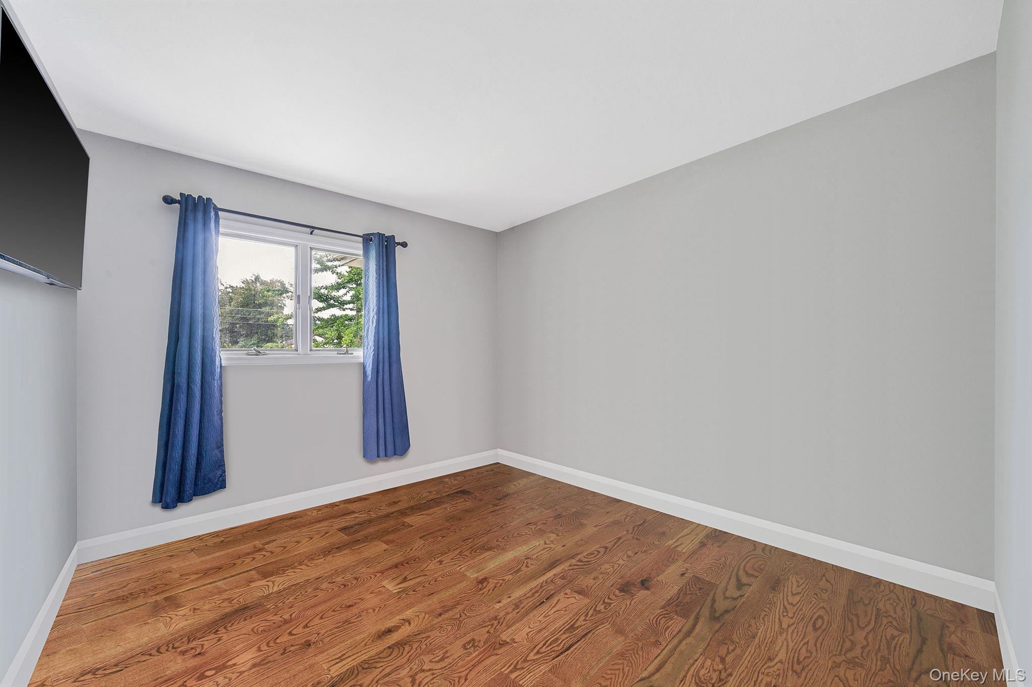 #11 photo, 39 Aron Drive, Bohemia , NY 11716