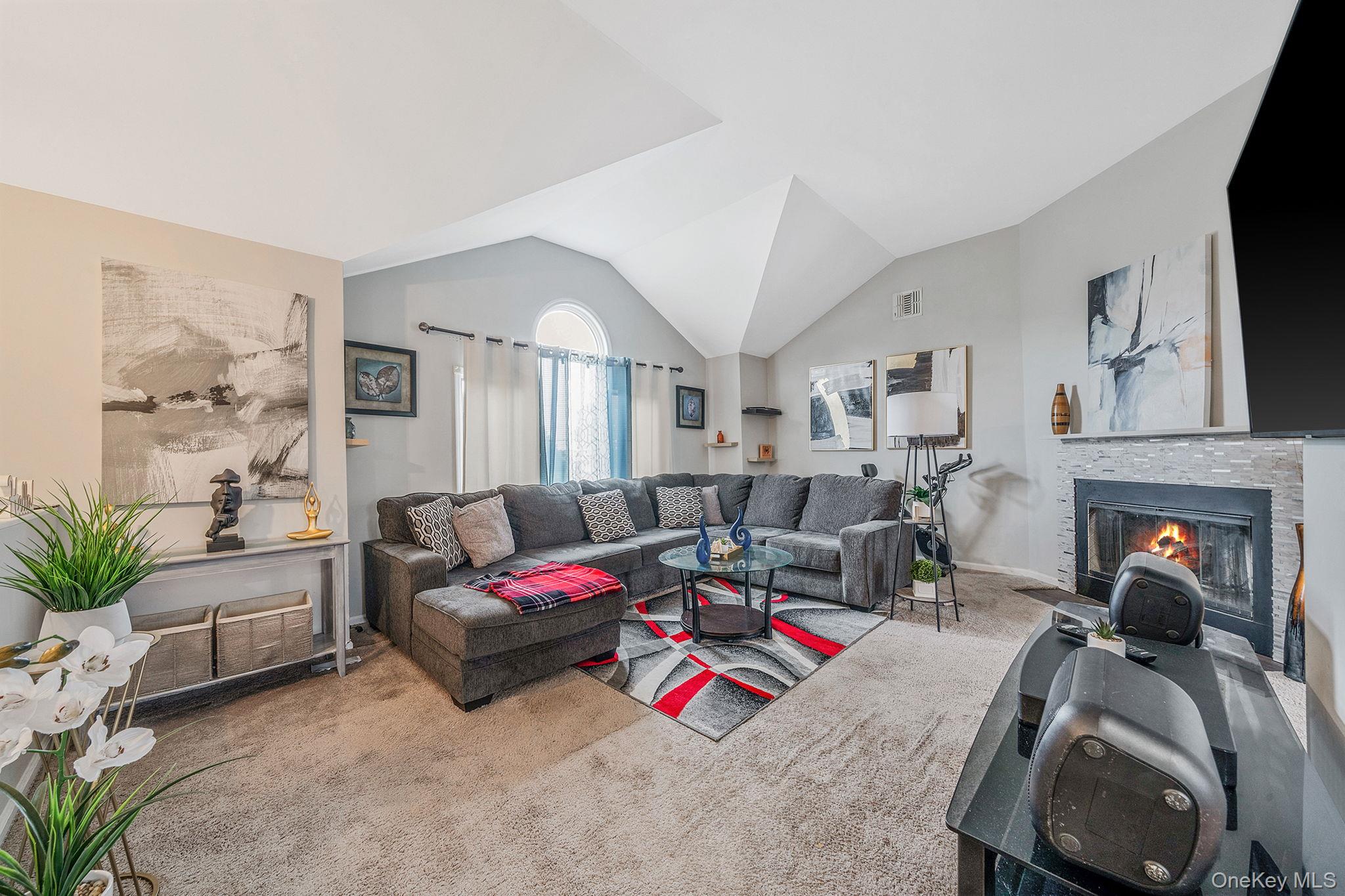 #14 photo, 39 Aron Drive, Bohemia , NY 11716