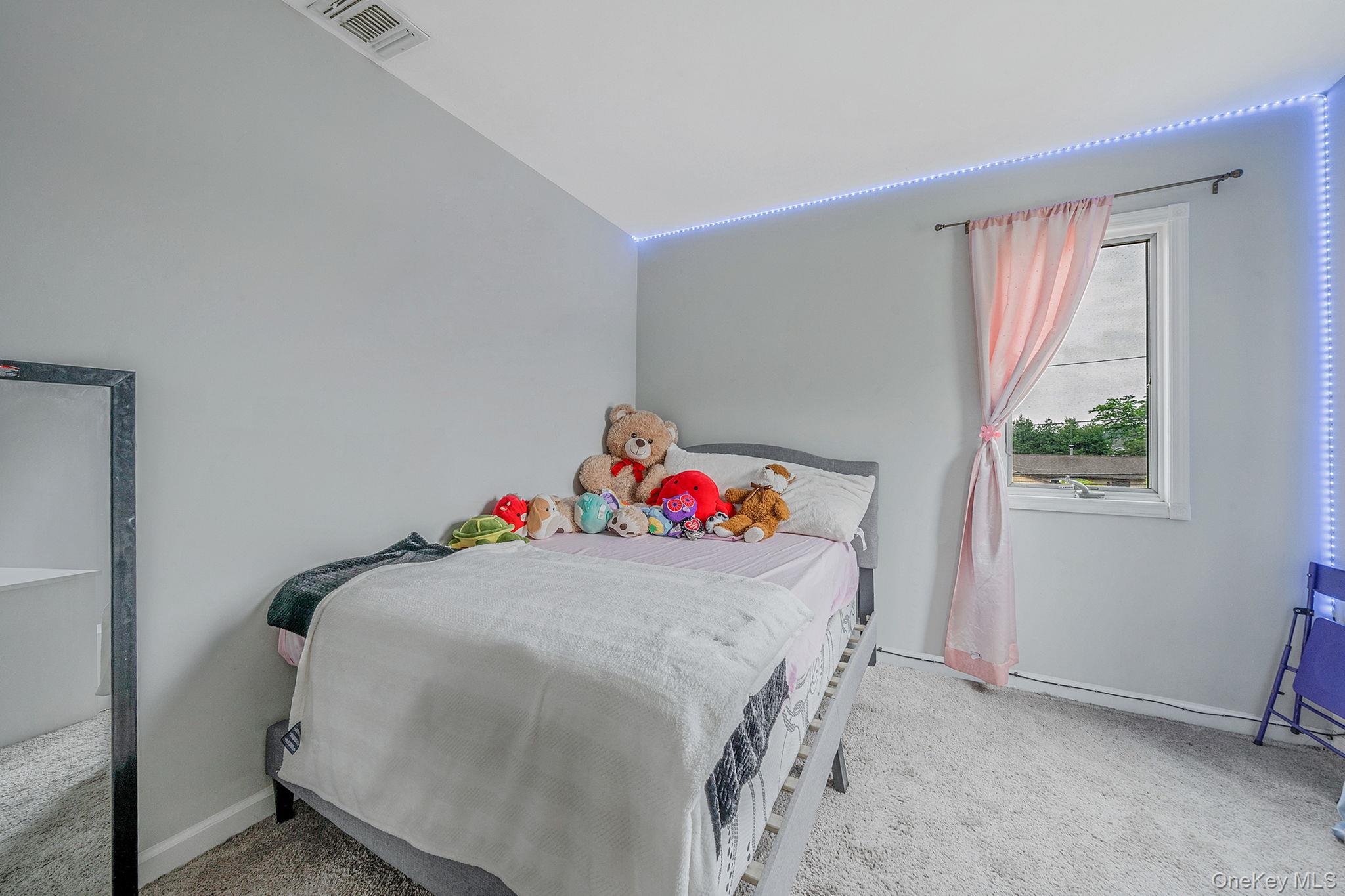 #15 photo, 39 Aron Drive, Bohemia , NY 11716