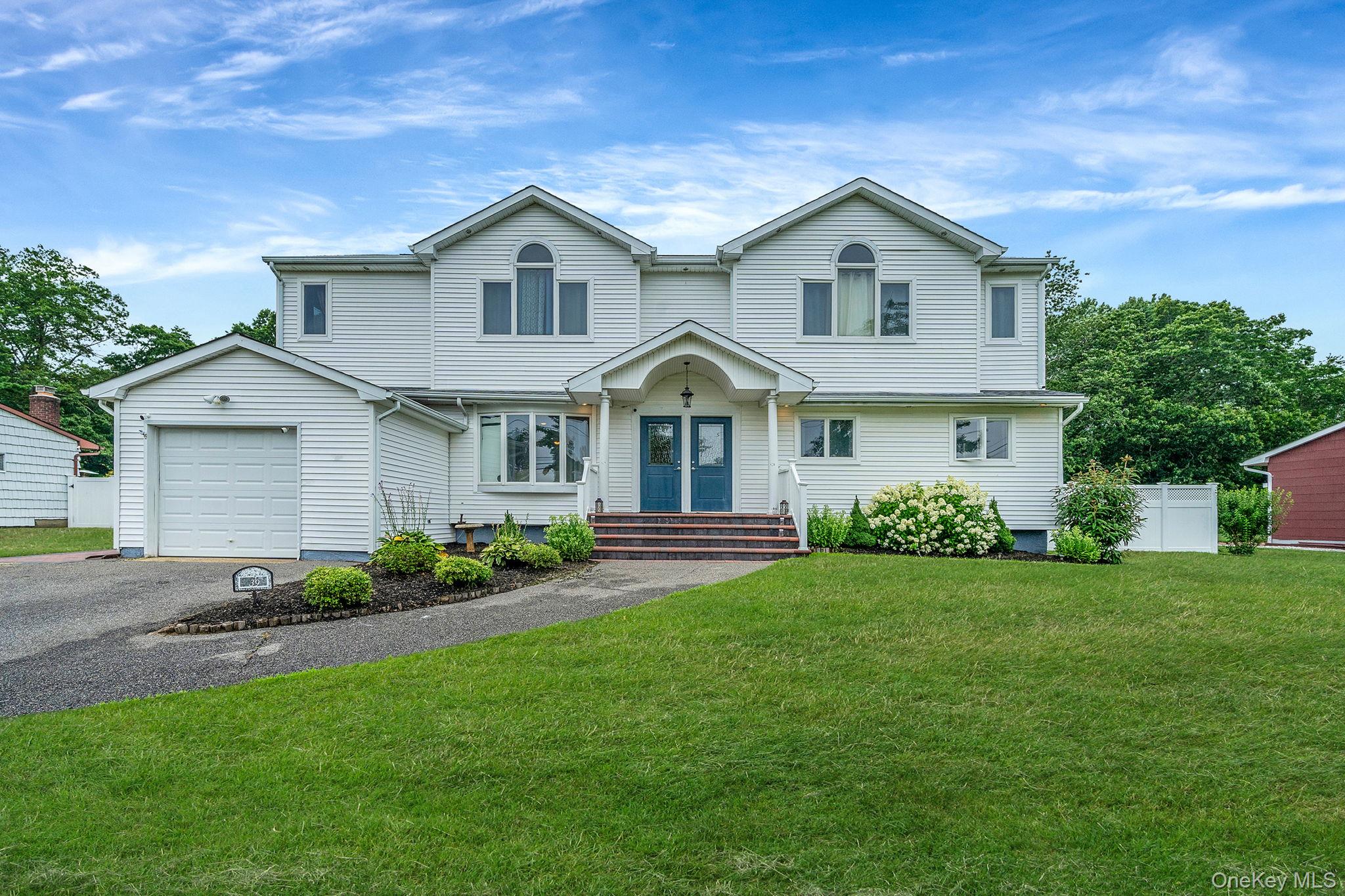 #2 photo, 39 Aron Drive, Bohemia , NY 11716