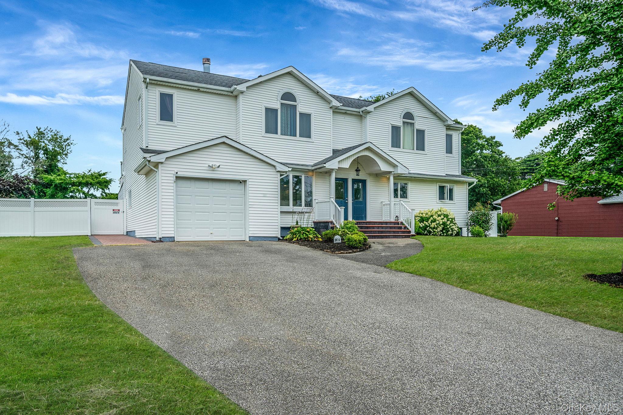 #3 photo, 39 Aron Drive, Bohemia , NY 11716