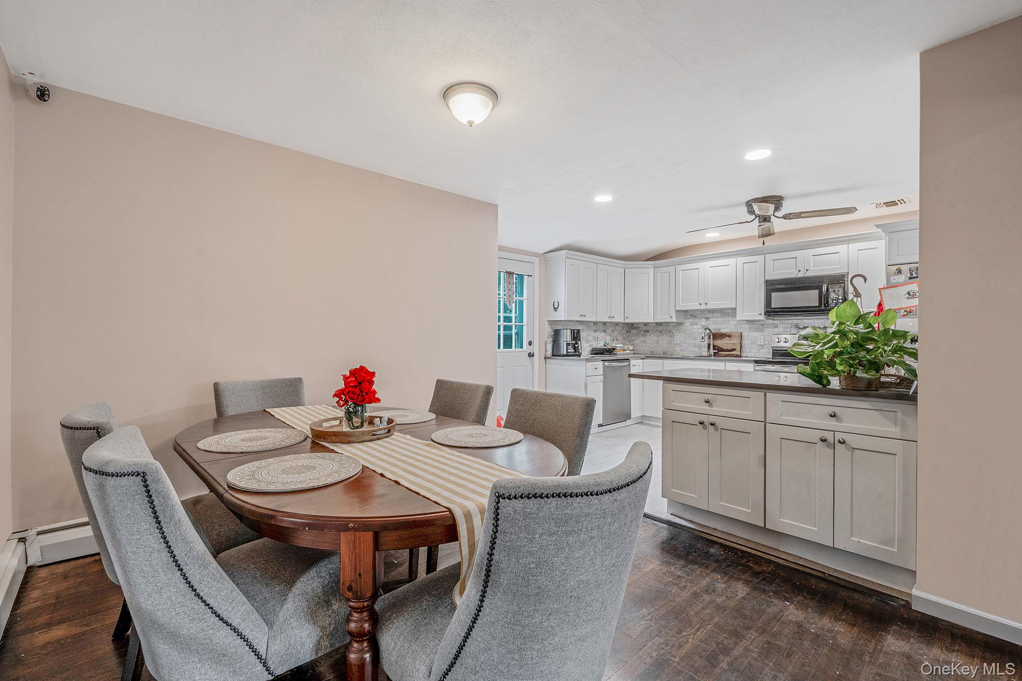 #5 photo, 39 Aron Drive, Bohemia , NY 11716