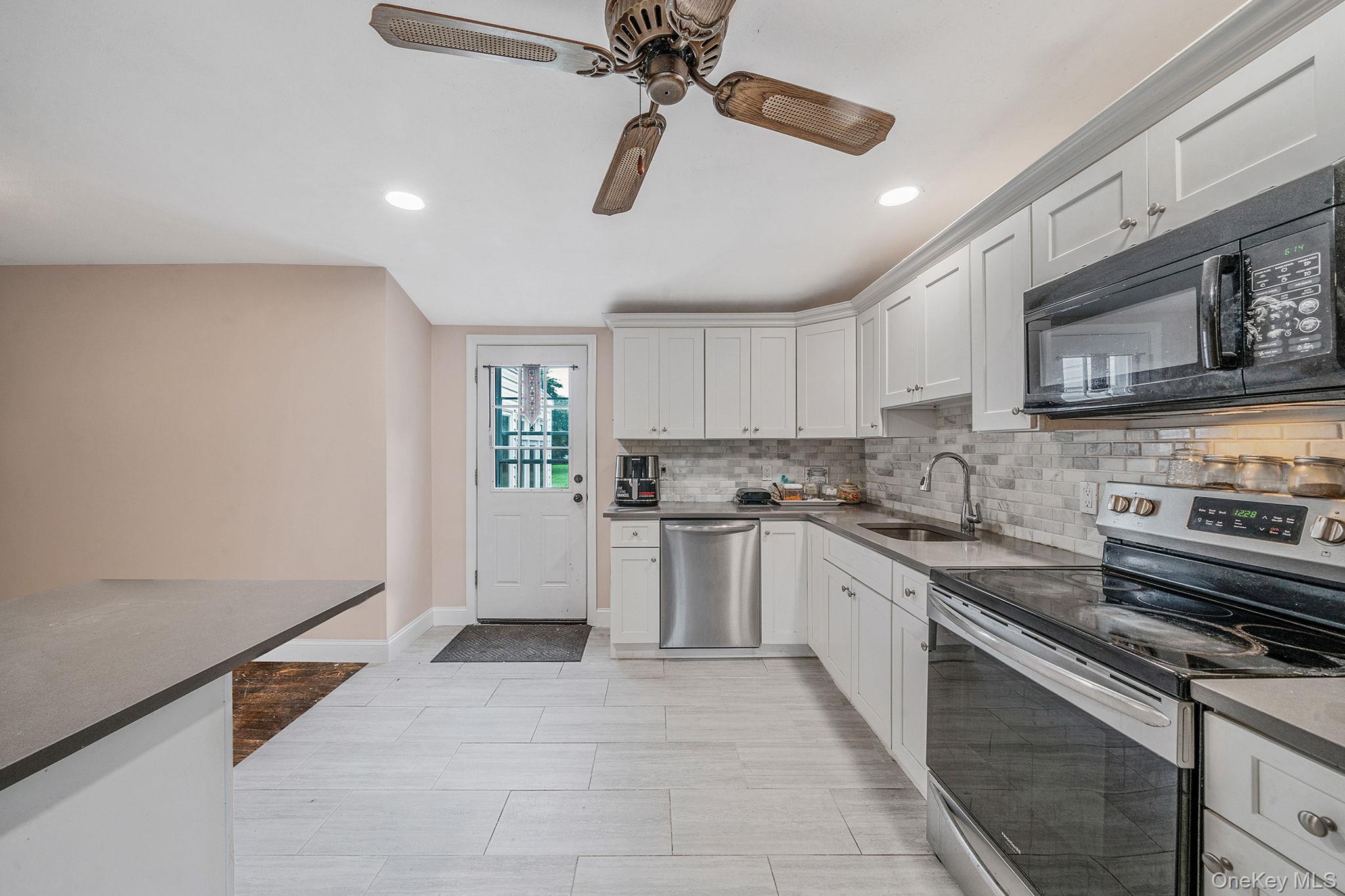 #6 photo, 39 Aron Drive, Bohemia , NY 11716