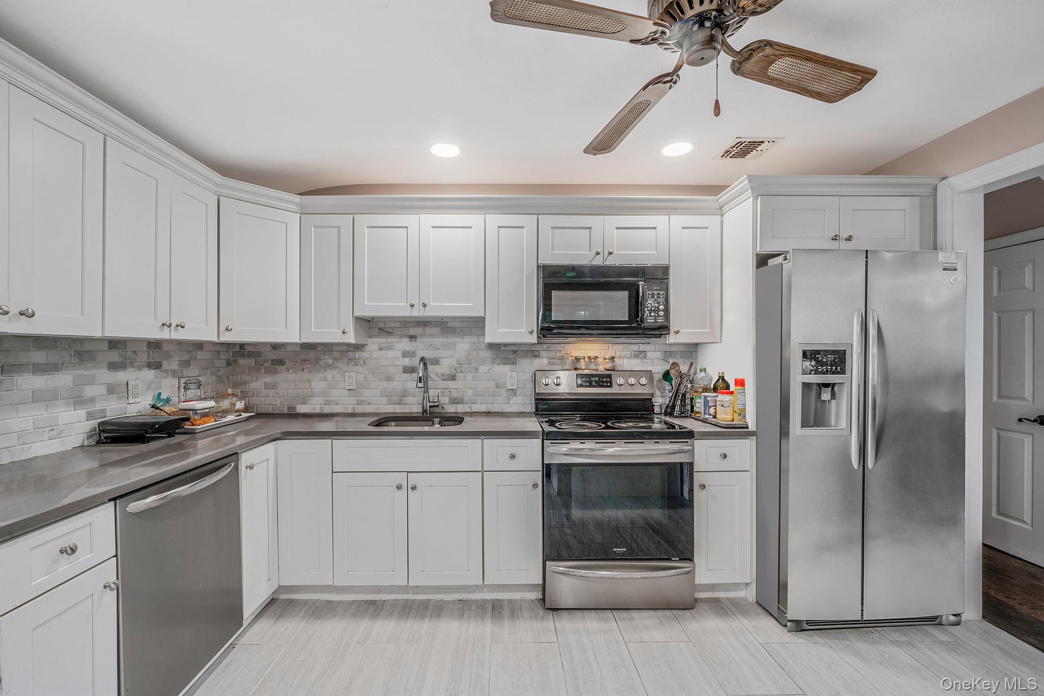 #7 photo, 39 Aron Drive, Bohemia , NY 11716