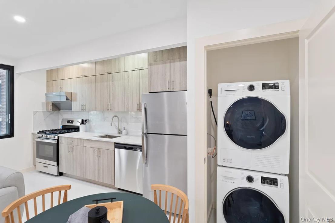 #11 photo, 124-28 Queens Blvd., クイーンズ区 Kew Gardens , NY 11415