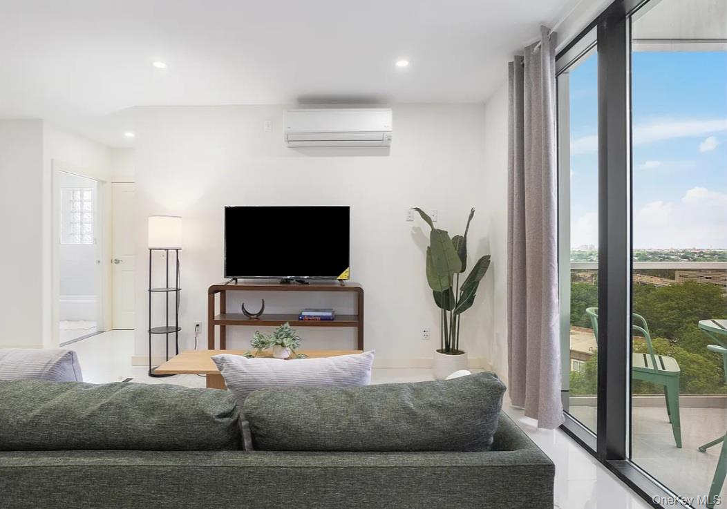 #5 photo, 124-28 Queens Blvd., クイーンズ区 Kew Gardens , NY 11415