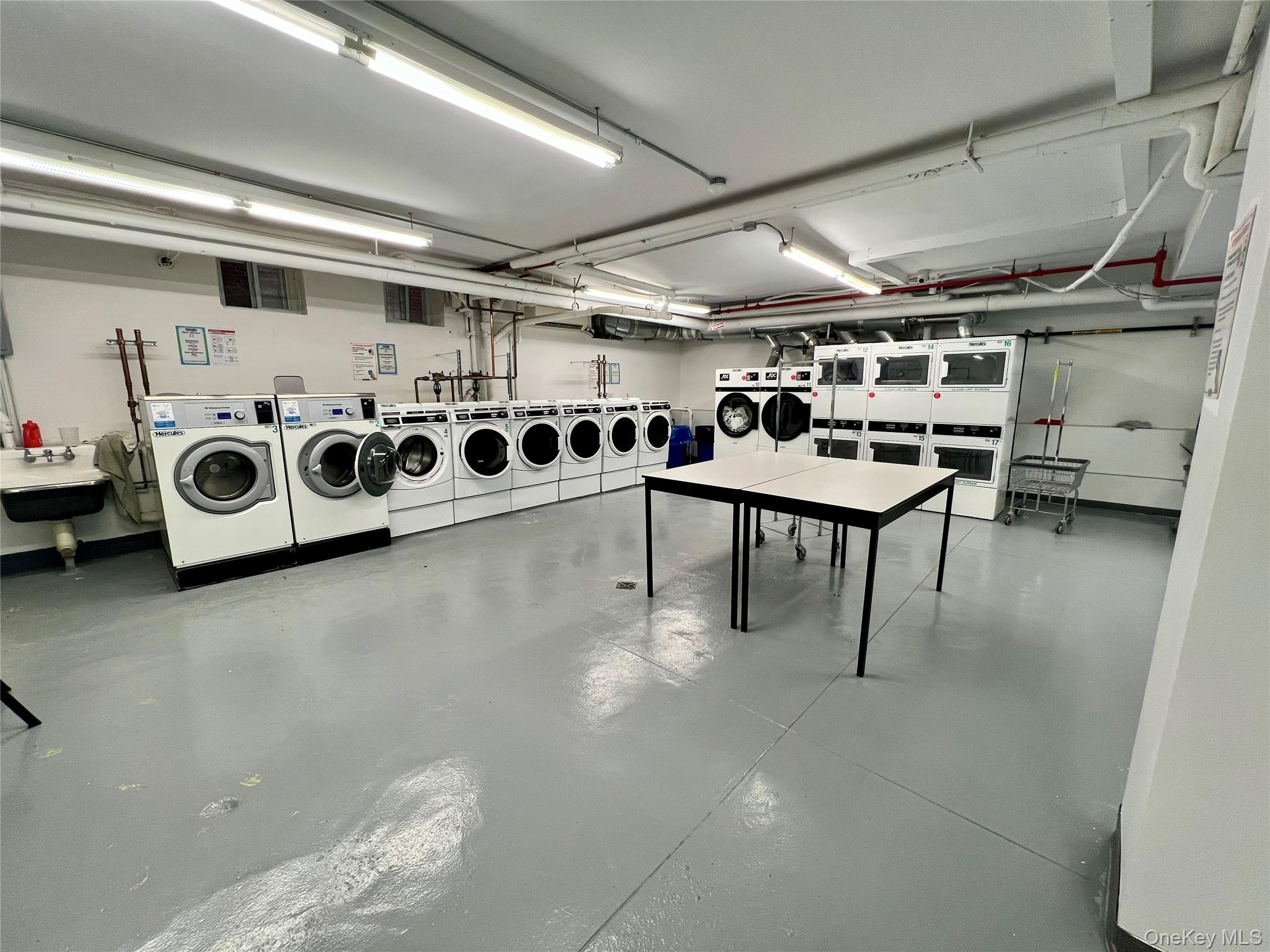 #15 photo, 4222 KETCHAM Street, クイーンズ区 Elmhurst , NY 11373