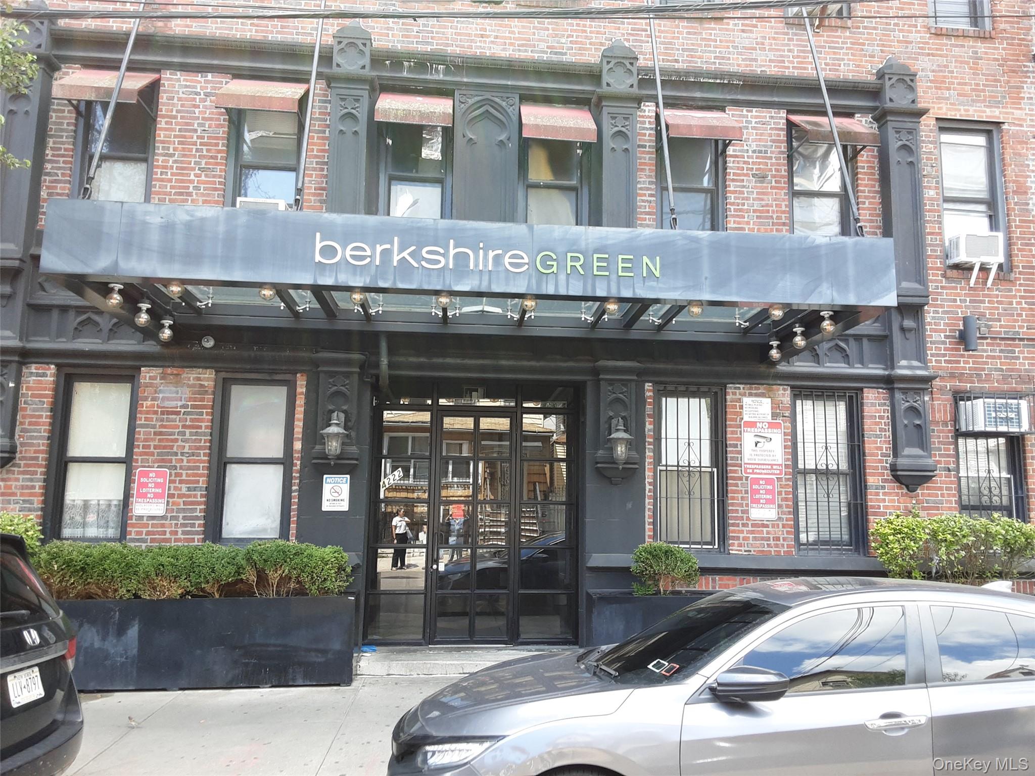 #4 photo, 4222 KETCHAM Street, クイーンズ区 Elmhurst , NY 11373