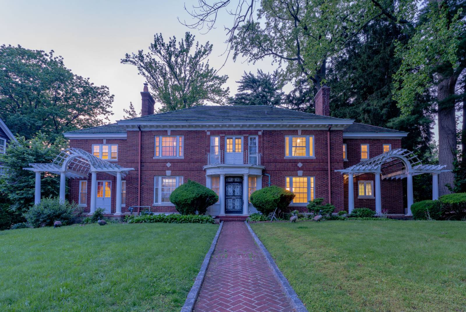 #1 photo, 26  Overlok circle, New Rochelle , NY 10804