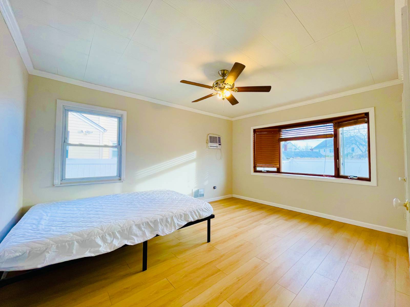 #12 photo, 278 Devonshire Dr, 롱 아일랜드 New Hyde Park , NY 11040