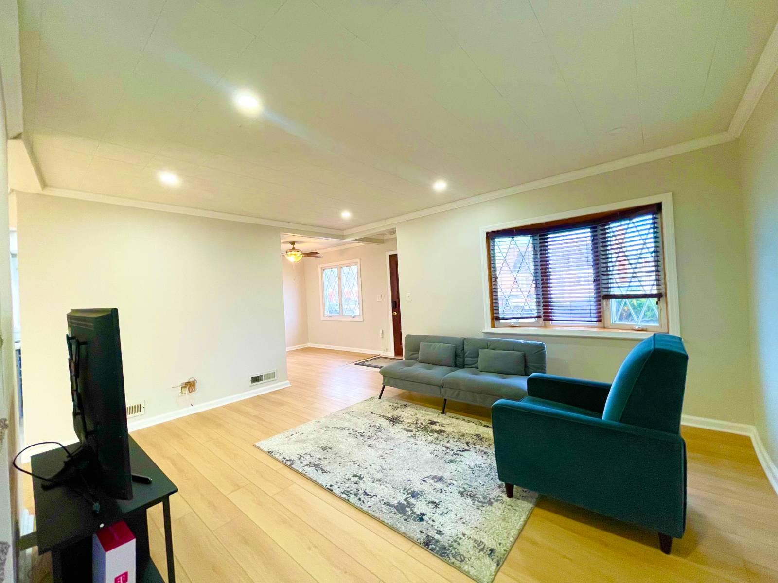 #6 photo, 278 Devonshire Dr, 롱 아일랜드 New Hyde Park , NY 11040