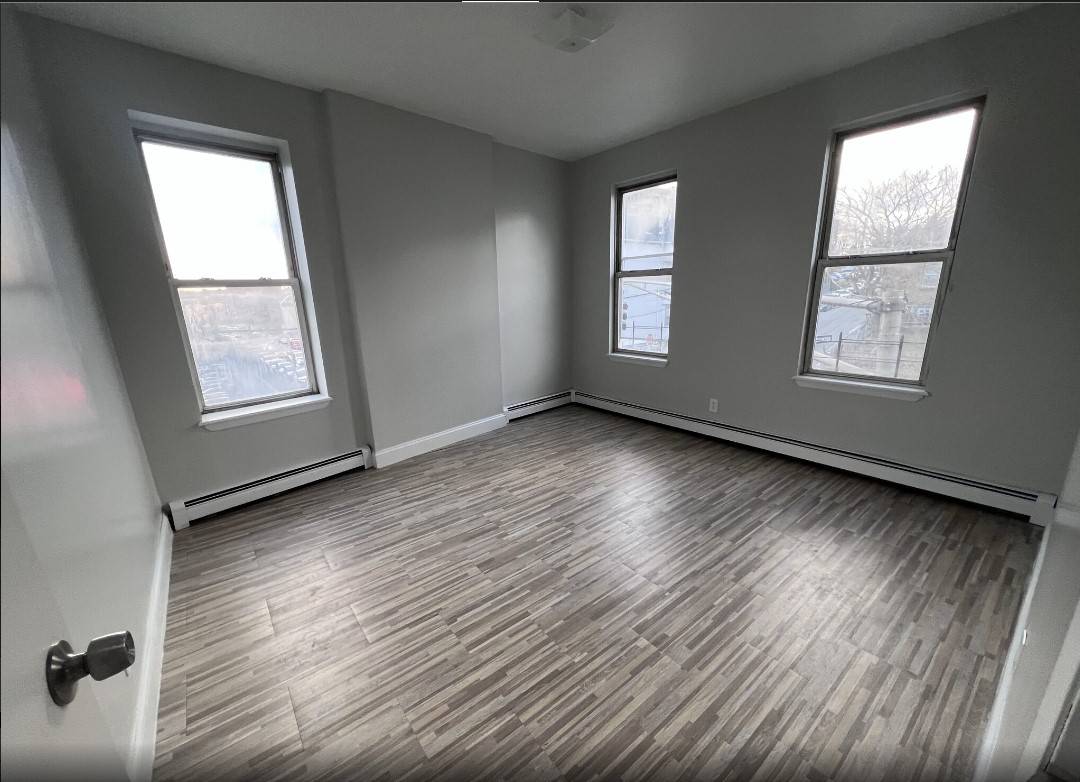 #7 photo, 156 Palisade Ave, Yonkers , NY 10701