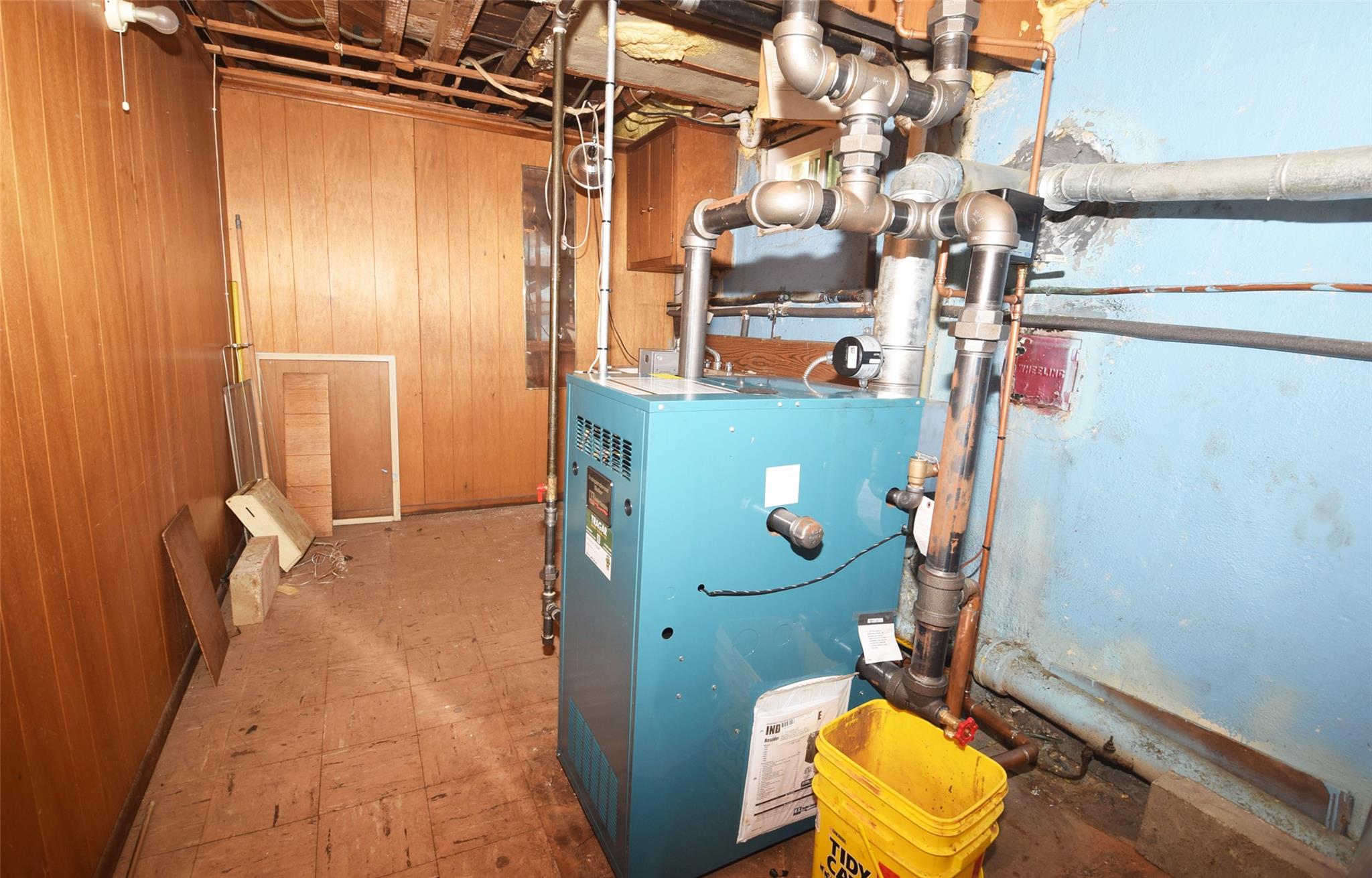 #16 photo, 644 7th Street, Garden City South , NY 11530