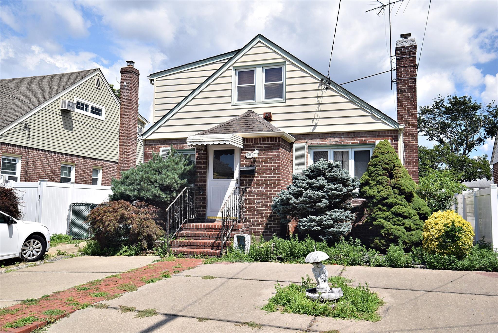 #20 photo, 644 7th Street, Garden City South , NY 11530