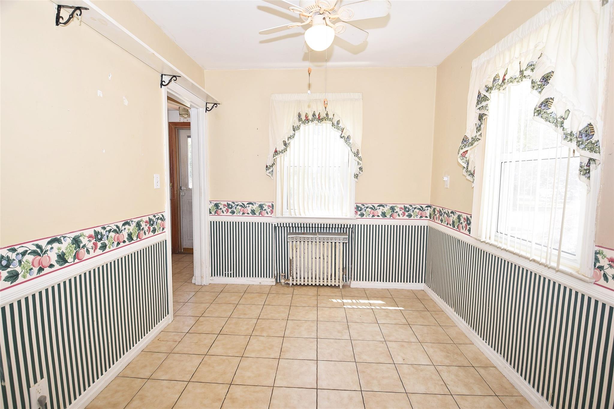 #4 photo, 644 7th Street, Garden City South , NY 11530