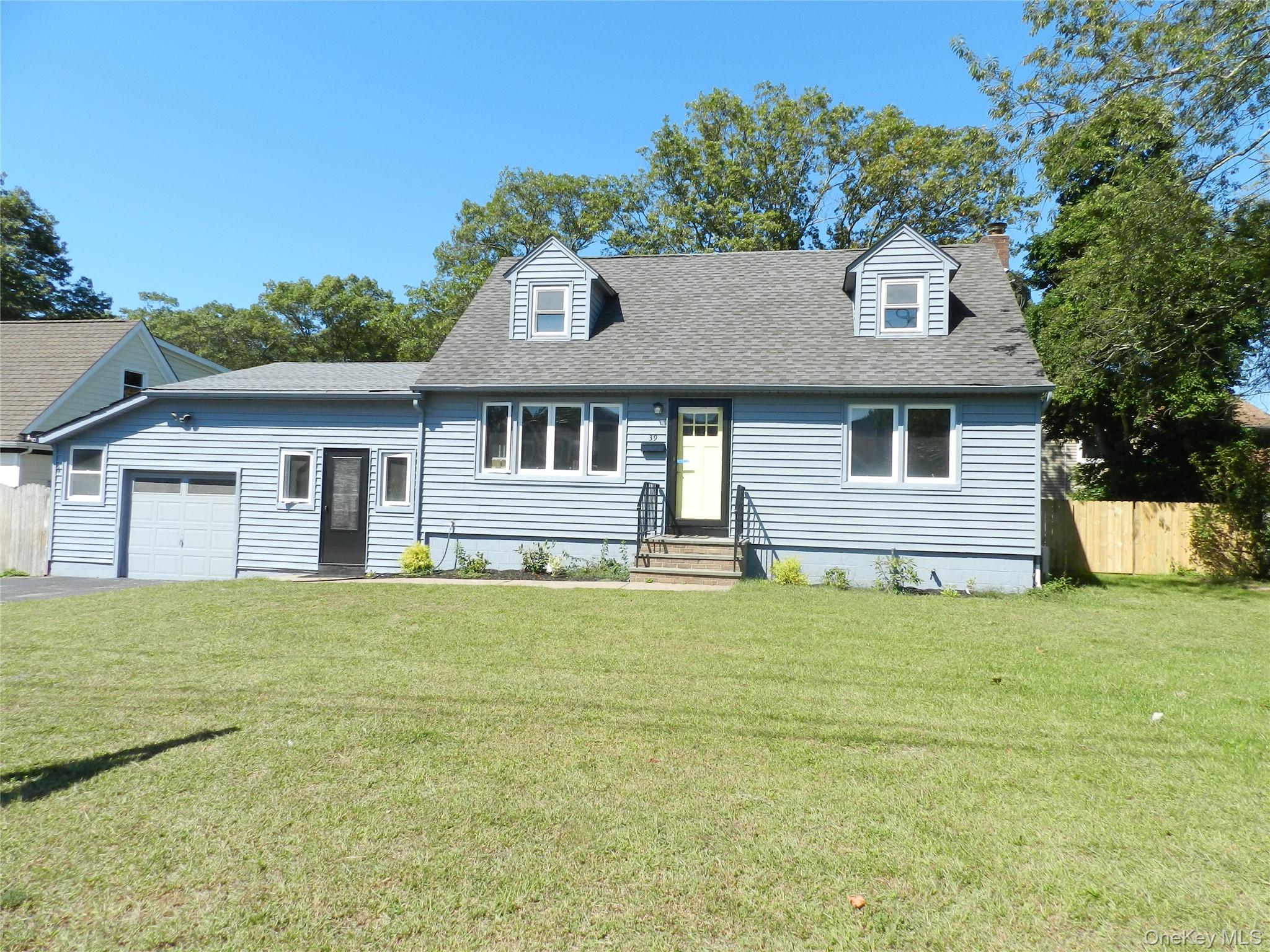 #1 photo, 39 W 3rd Street, Patchogue , NY 11772