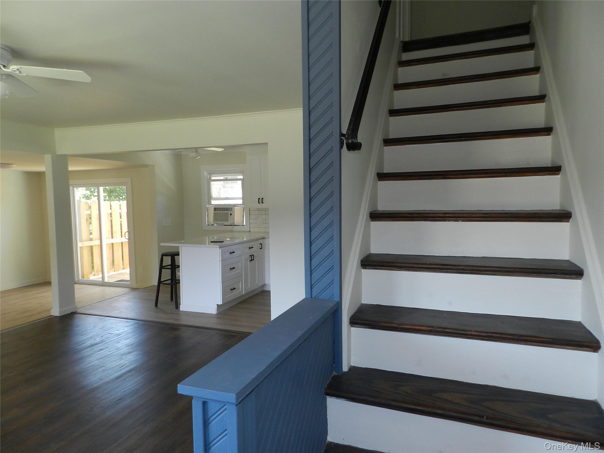 #10 photo, 39 W 3rd Street, Patchogue , NY 11772