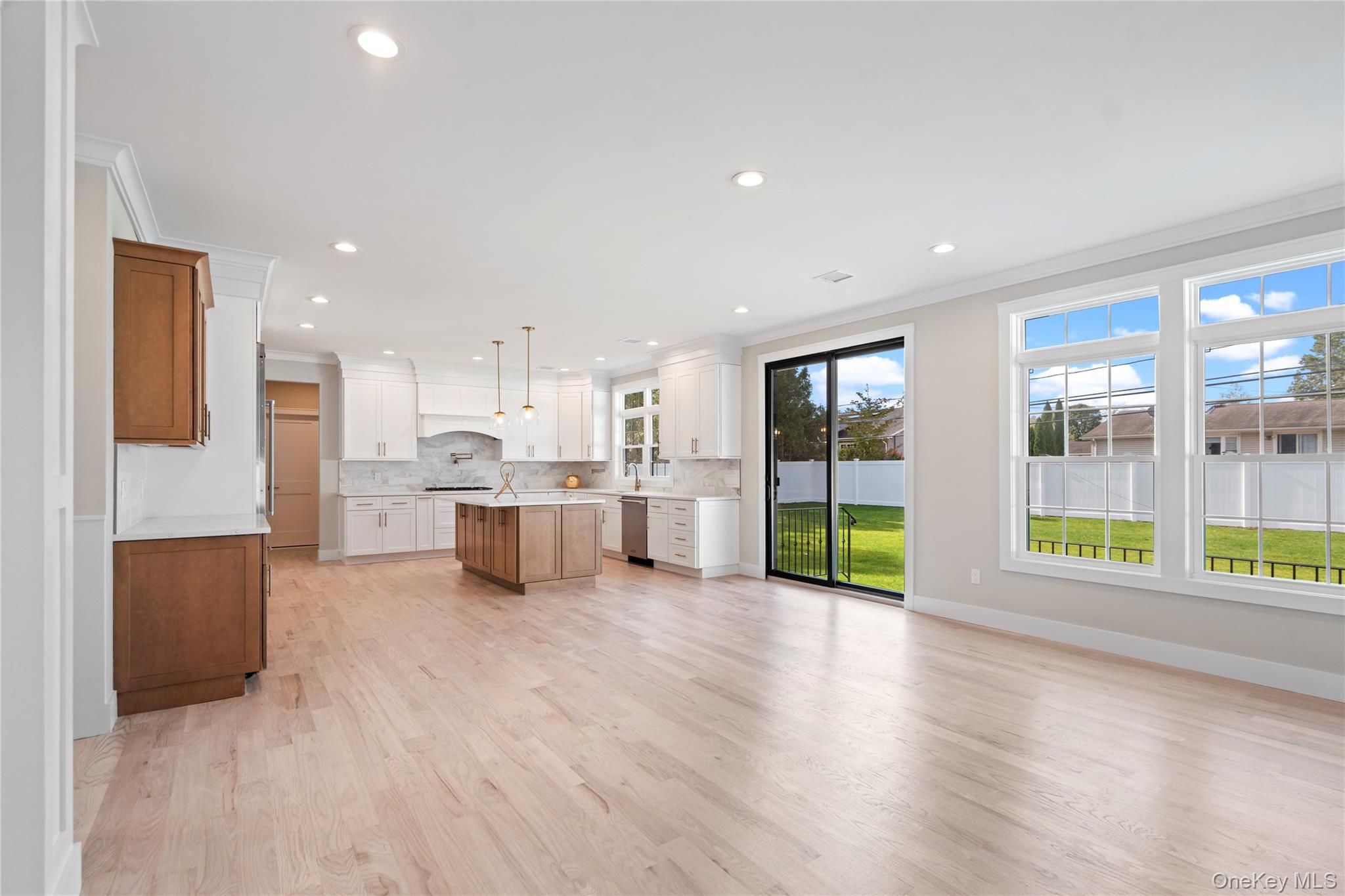 #19 photo, 25 Westchester Avenue, ナッソー郡 Jericho , NY 11753