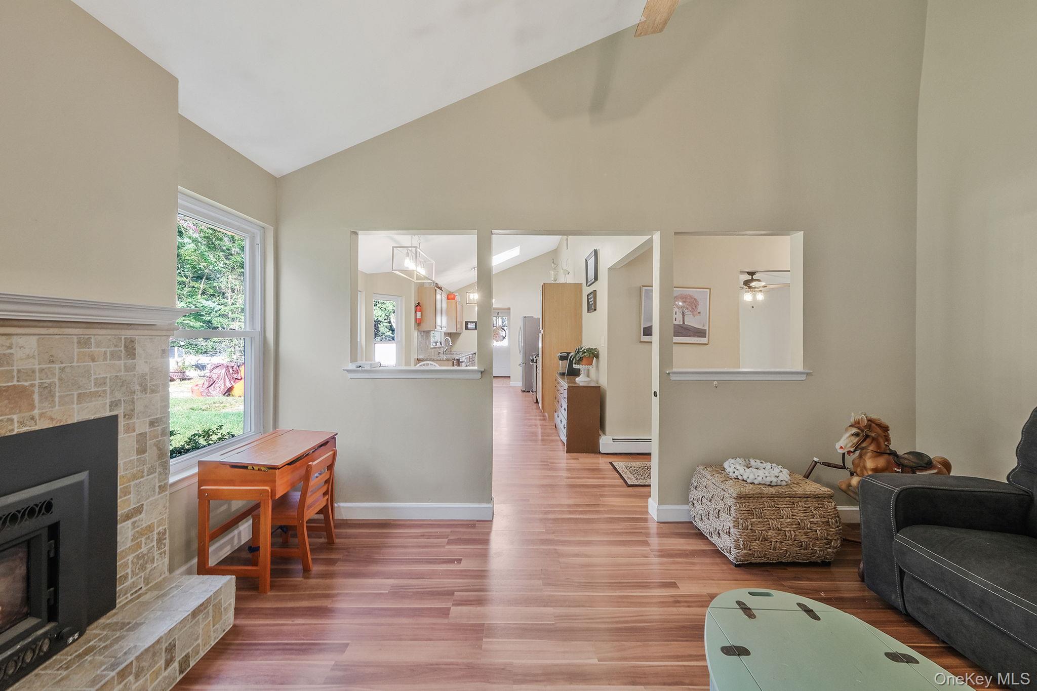 #15 photo, 32 Summercress Lane, サフォーク郡 Coram , NY 11727