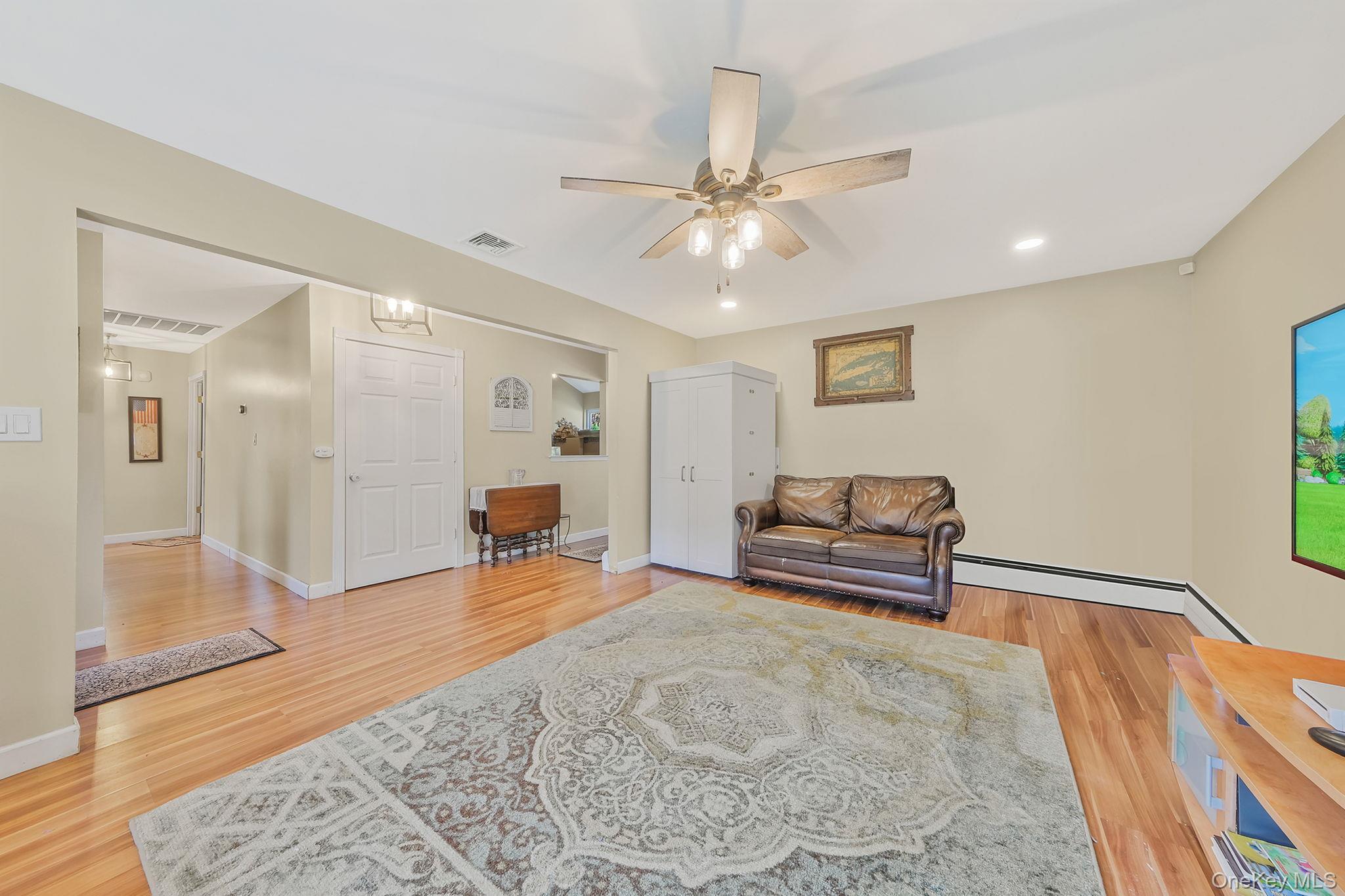 #5 photo, 32 Summercress Lane, サフォーク郡 Coram , NY 11727