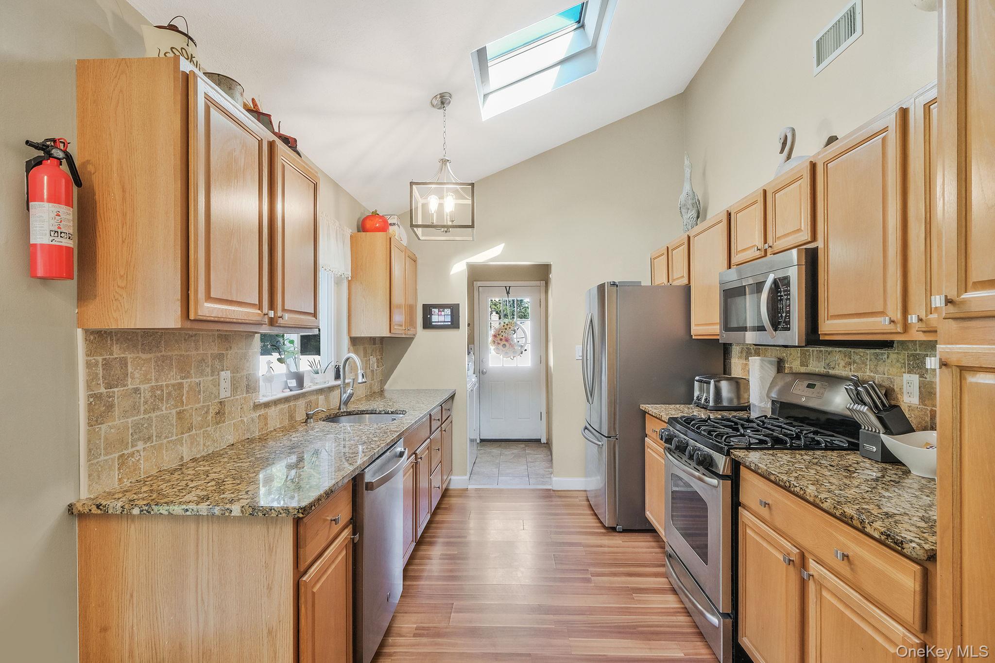 #9 photo, 32 Summercress Lane, サフォーク郡 Coram , NY 11727