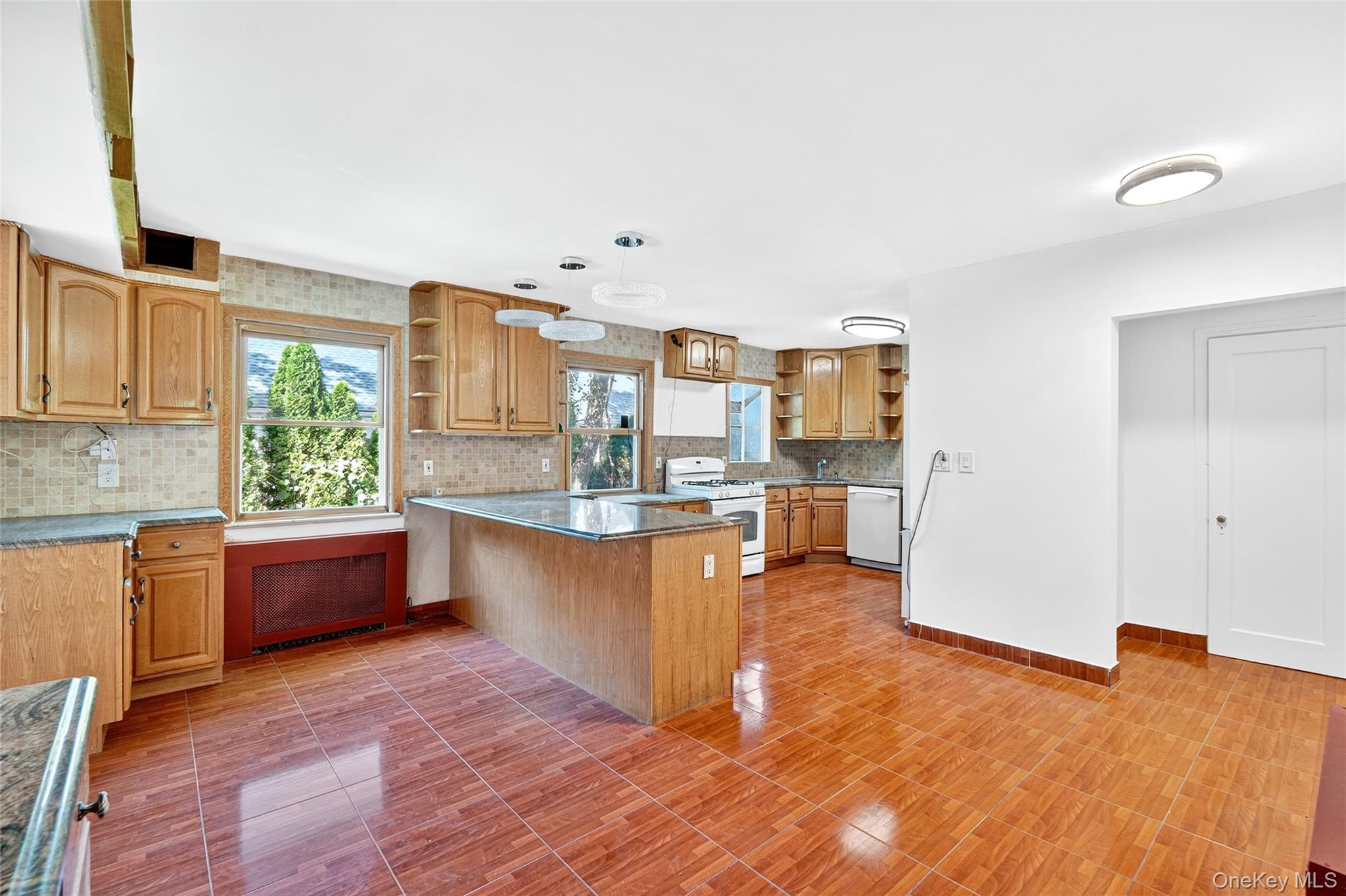 #6 photo, 6015 Independence Avenue, Bronx , NY 10471