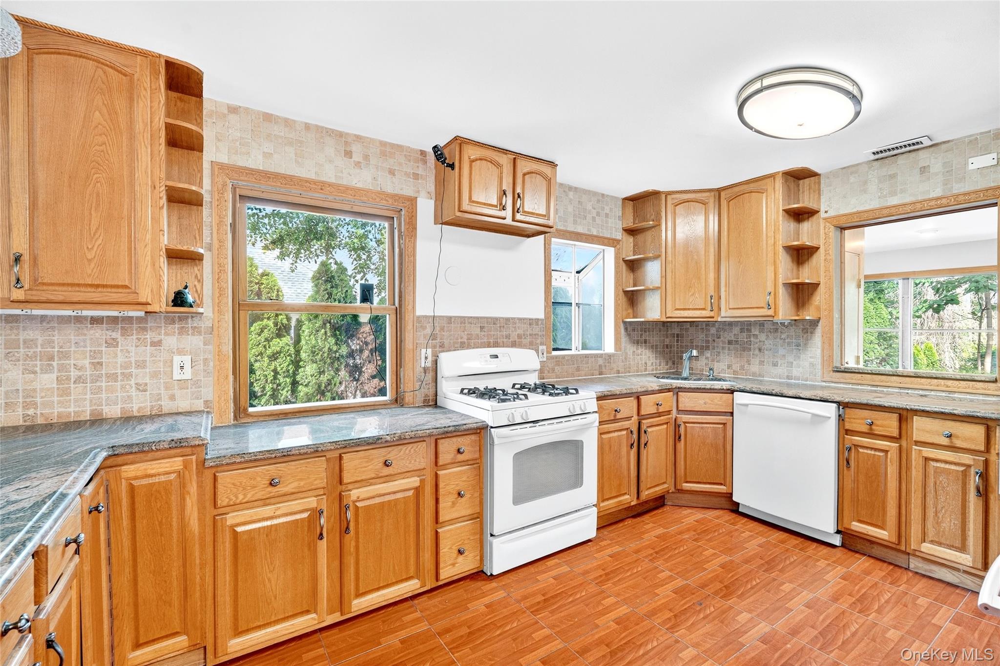 #8 photo, 6015 Independence Avenue, Bronx , NY 10471