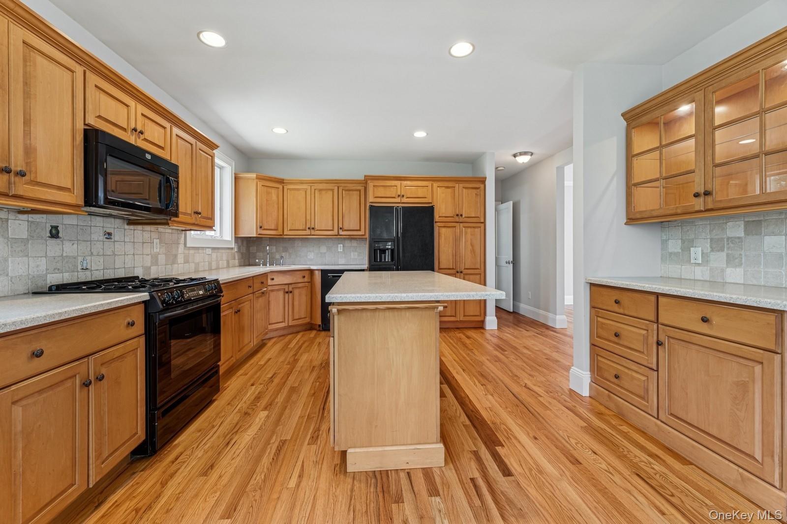 #17 photo, 139 Castle Heights Avenue, Nyack , NY 10960