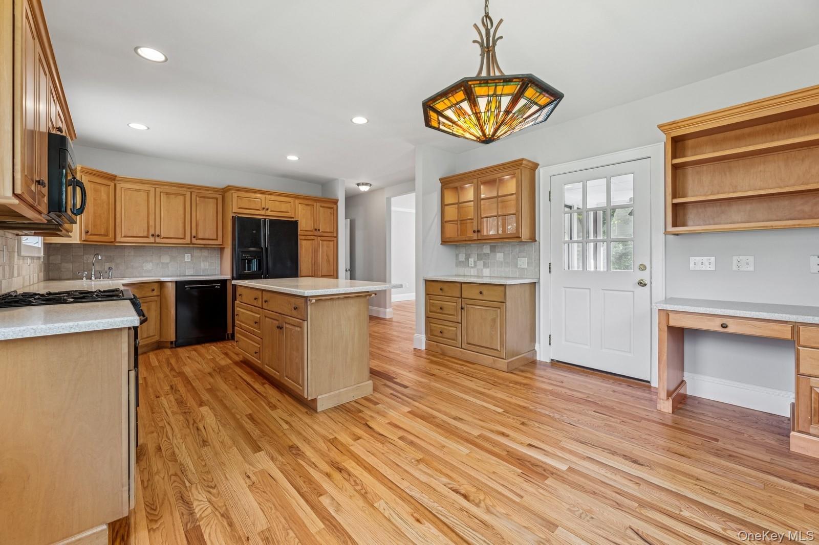 #19 photo, 139 Castle Heights Avenue, Nyack , NY 10960