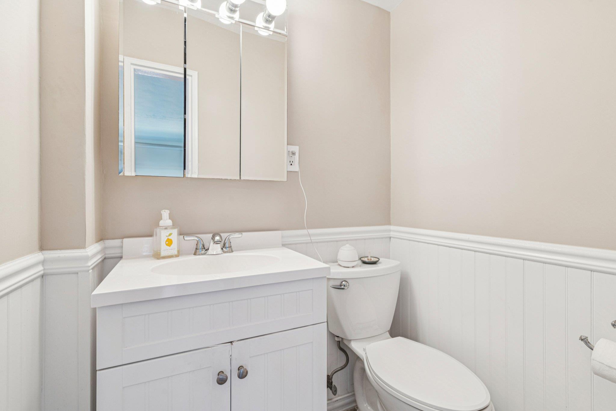 #10 photo, 560 W Broadway, Long Beach , NY 11561