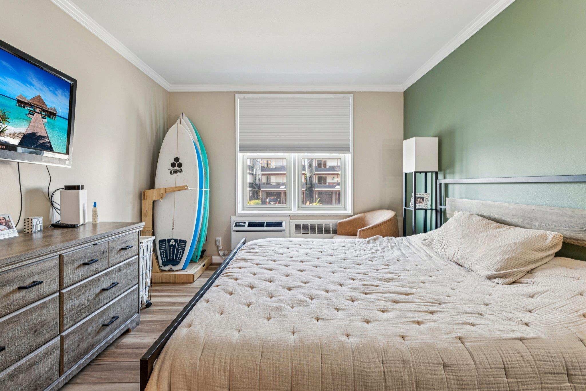 #12 photo, 560 W Broadway, Long Beach , NY 11561