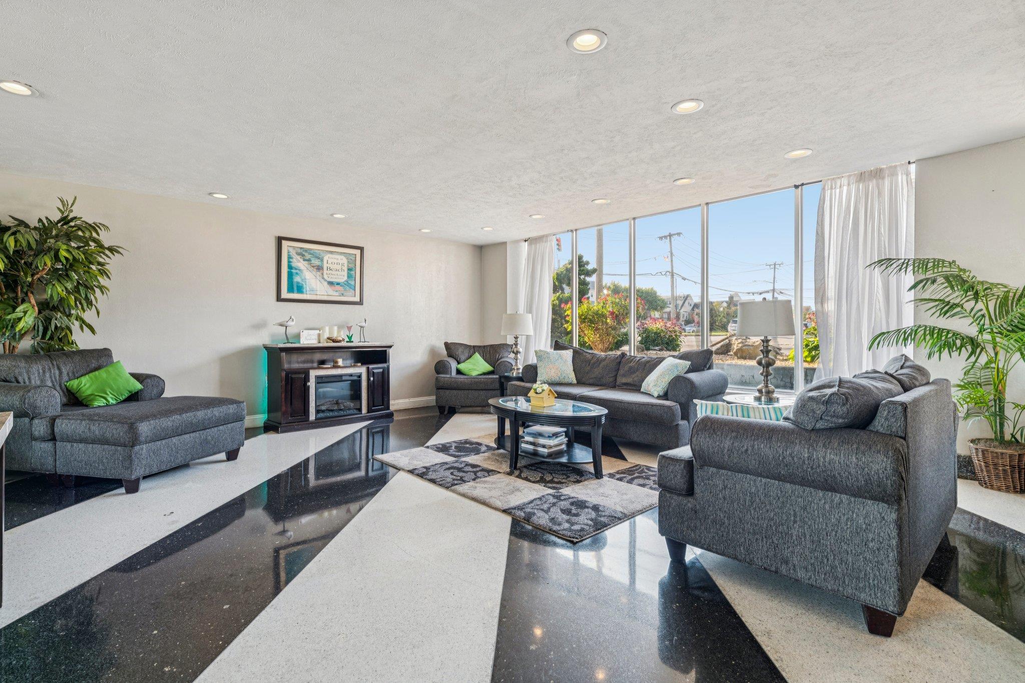 #18 photo, 560 W Broadway, Long Beach , NY 11561