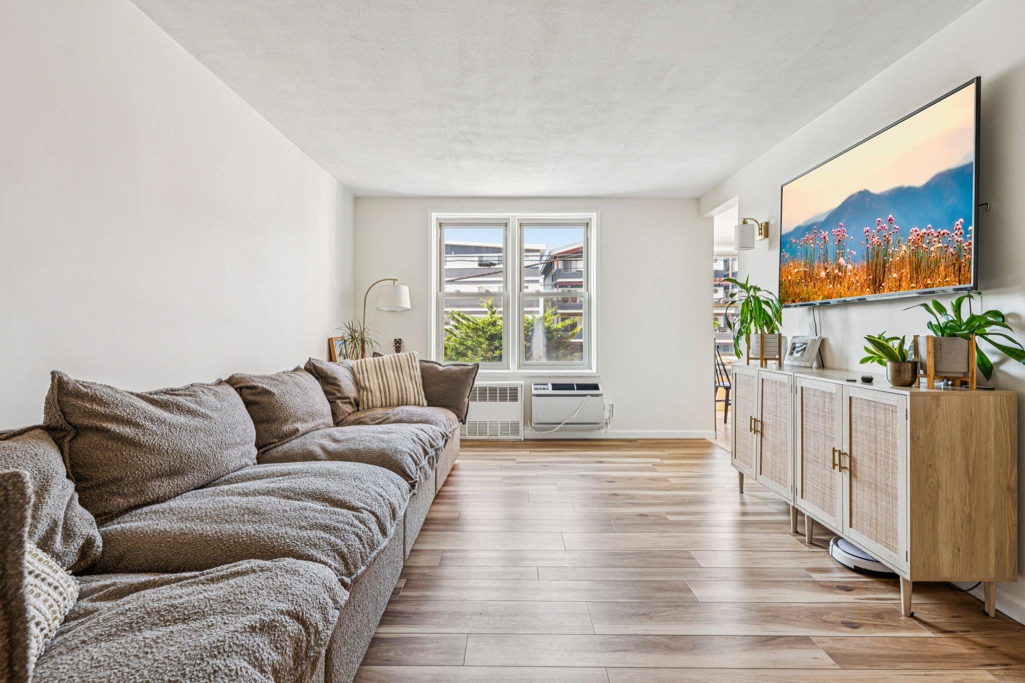 #3 photo, 560 W Broadway, Long Beach , NY 11561